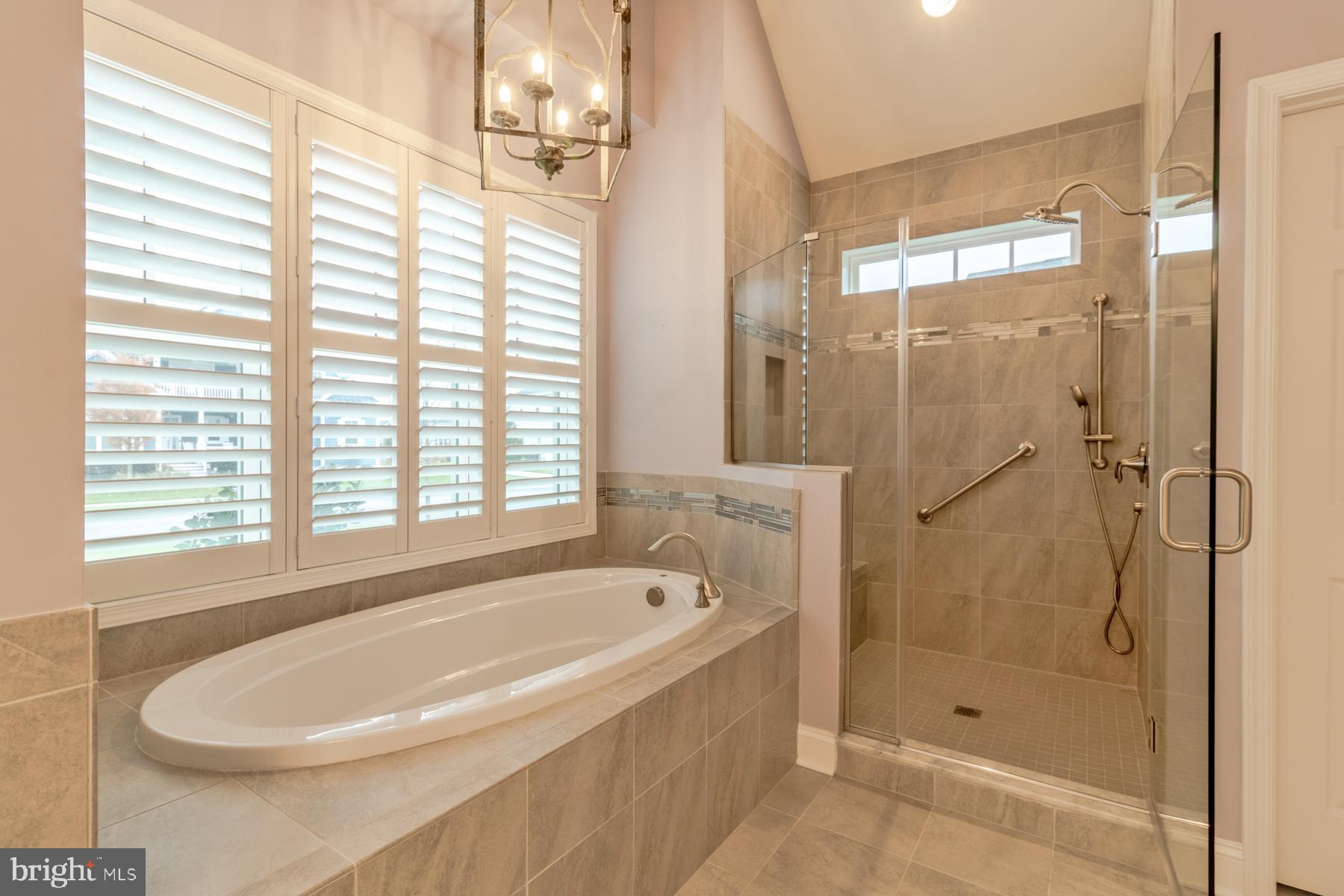 SHOWFIELD - Residential