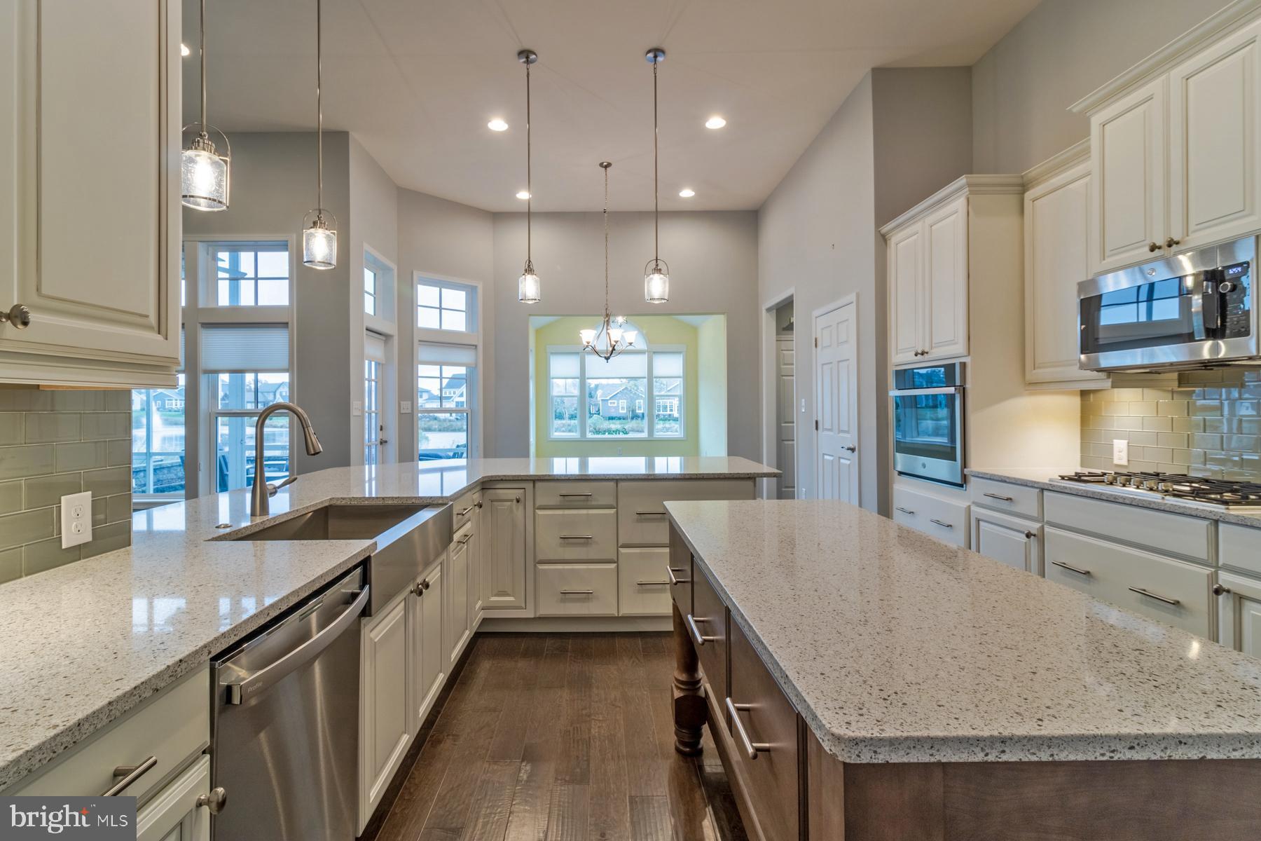 SHOWFIELD - Residential