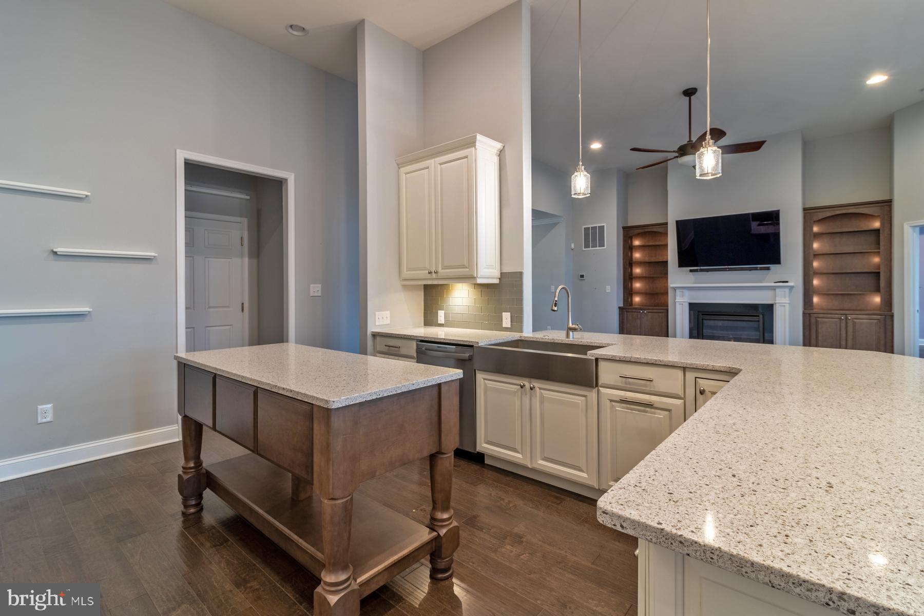 SHOWFIELD - Residential