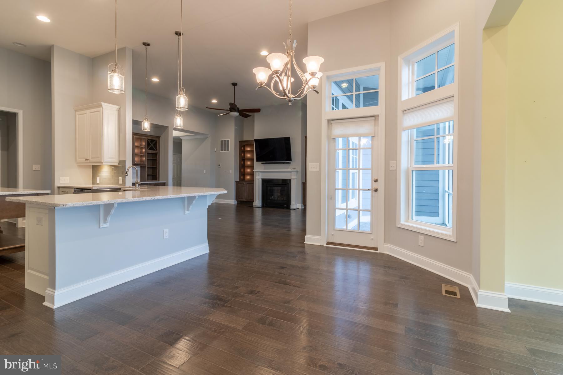 SHOWFIELD - Residential