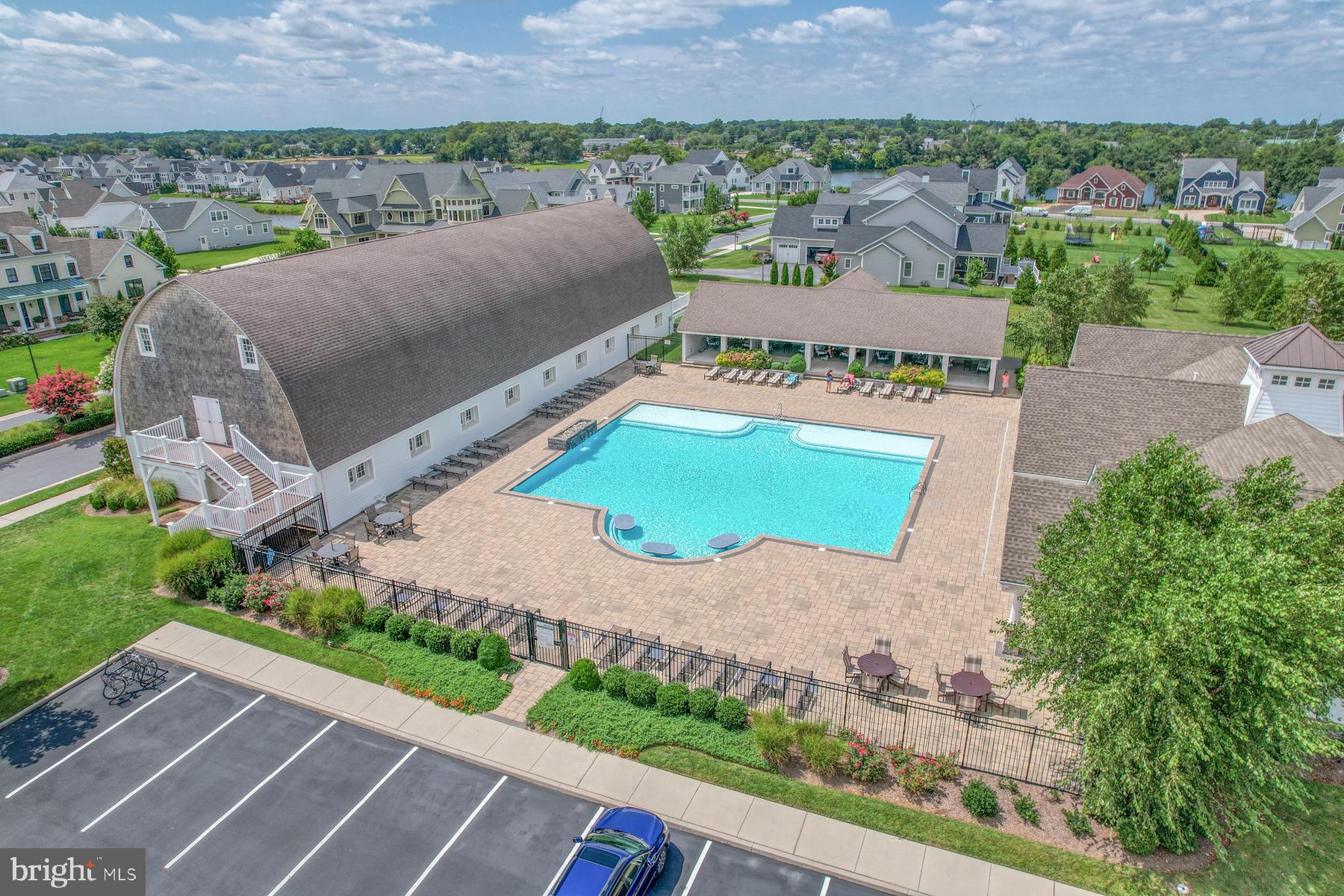 SHOWFIELD - Residential