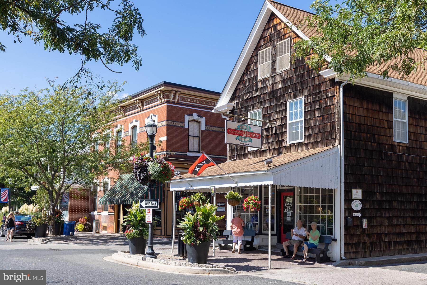 SHOWFIELD - Residential