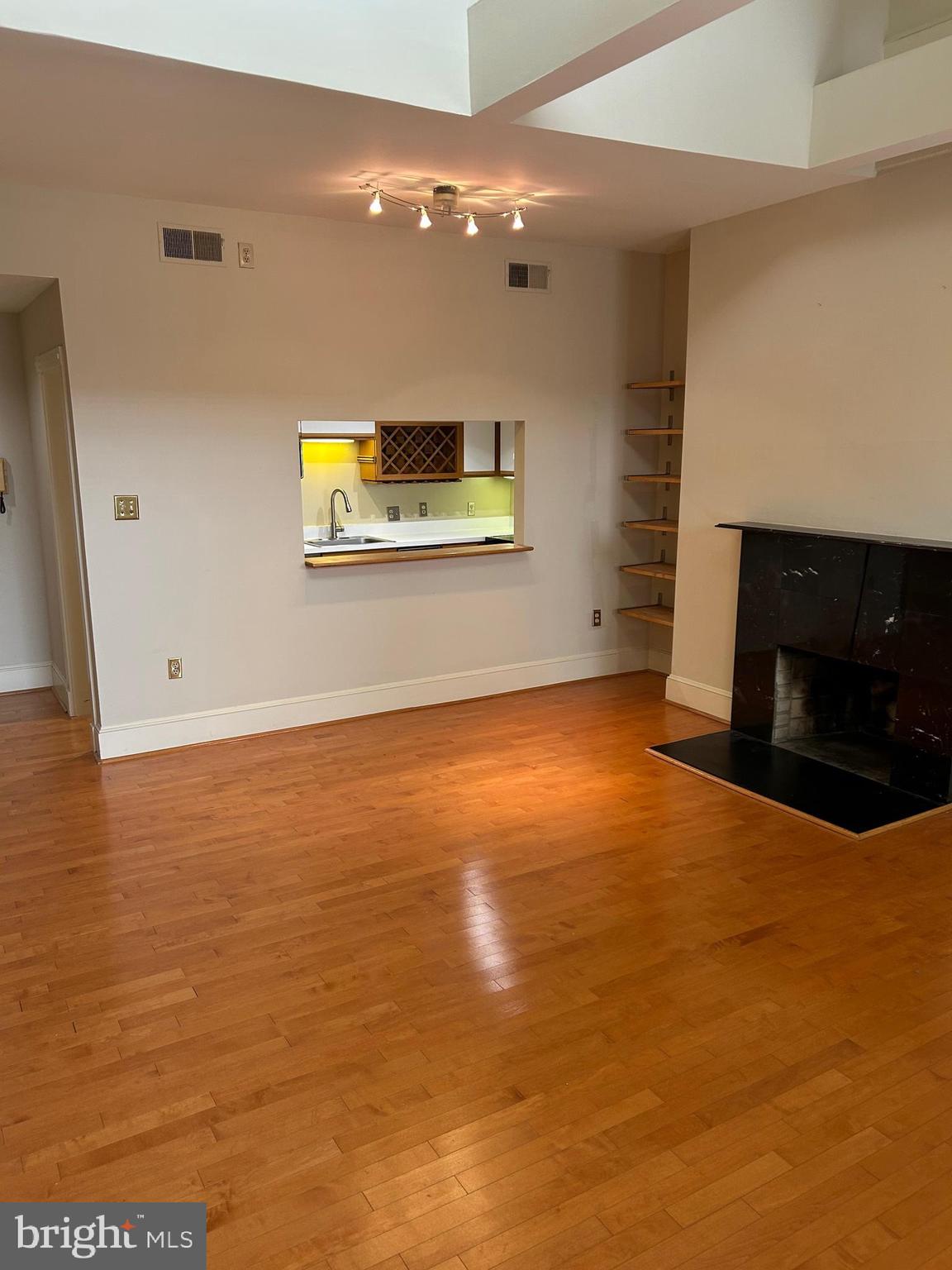 WASHINGTON SQ WEST - Residential