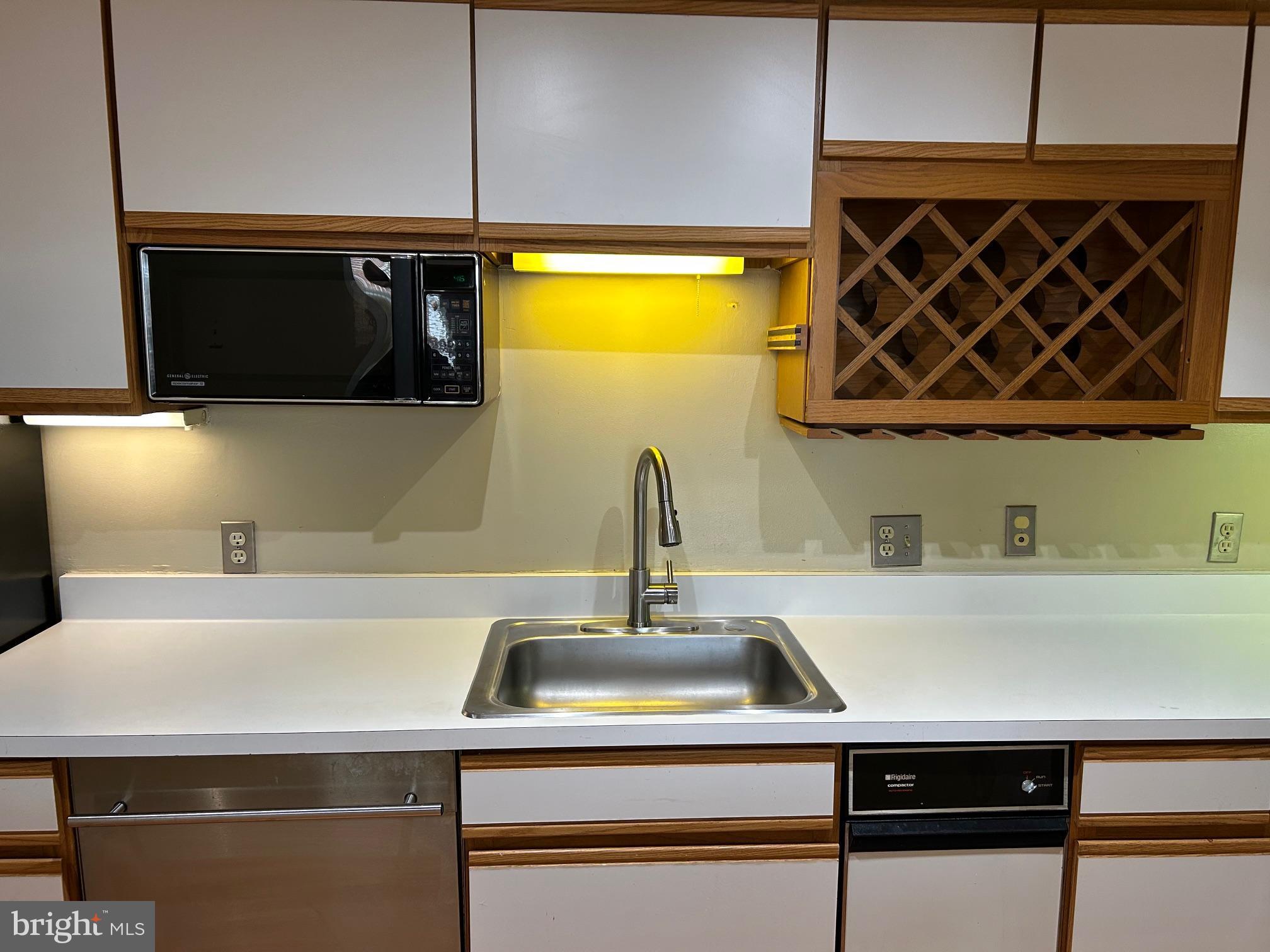 WASHINGTON SQ WEST - Residential