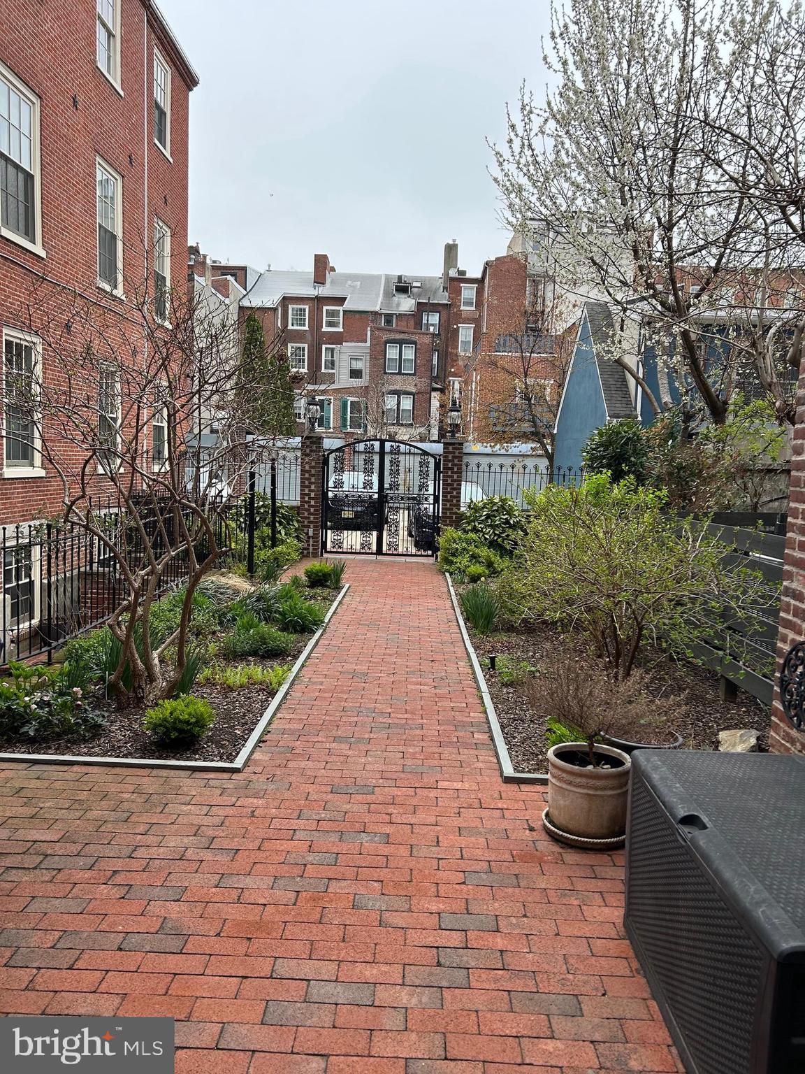 WASHINGTON SQ WEST - Residential