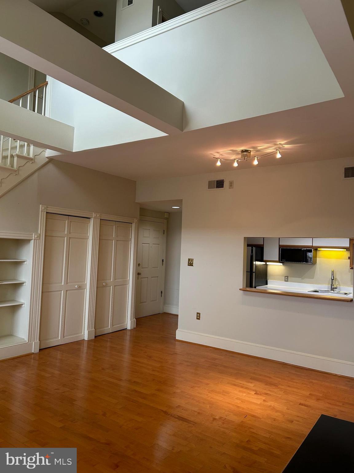 WASHINGTON SQ WEST - Residential