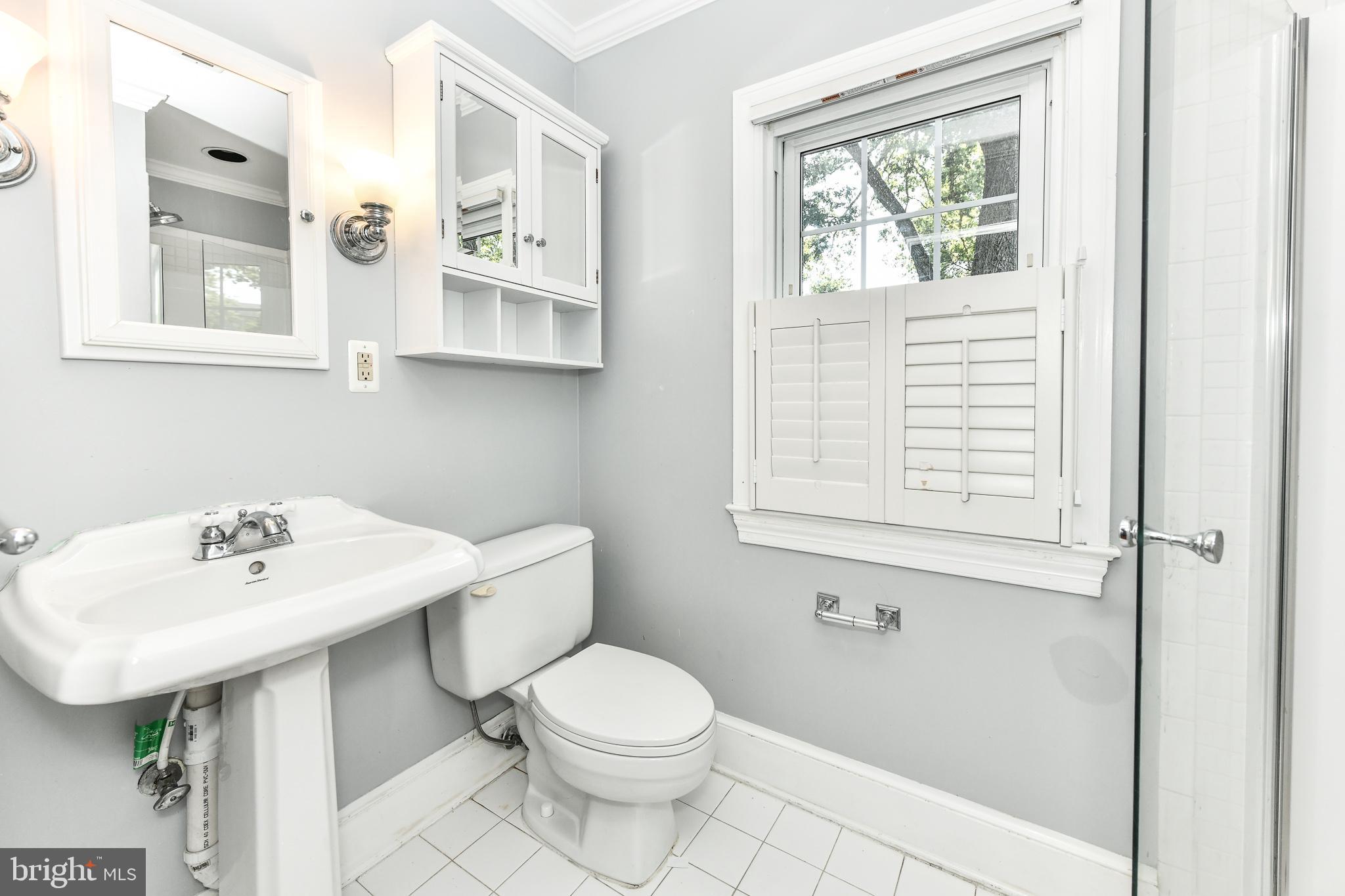 MEMORIAL HEIGHTS - Residential Lease