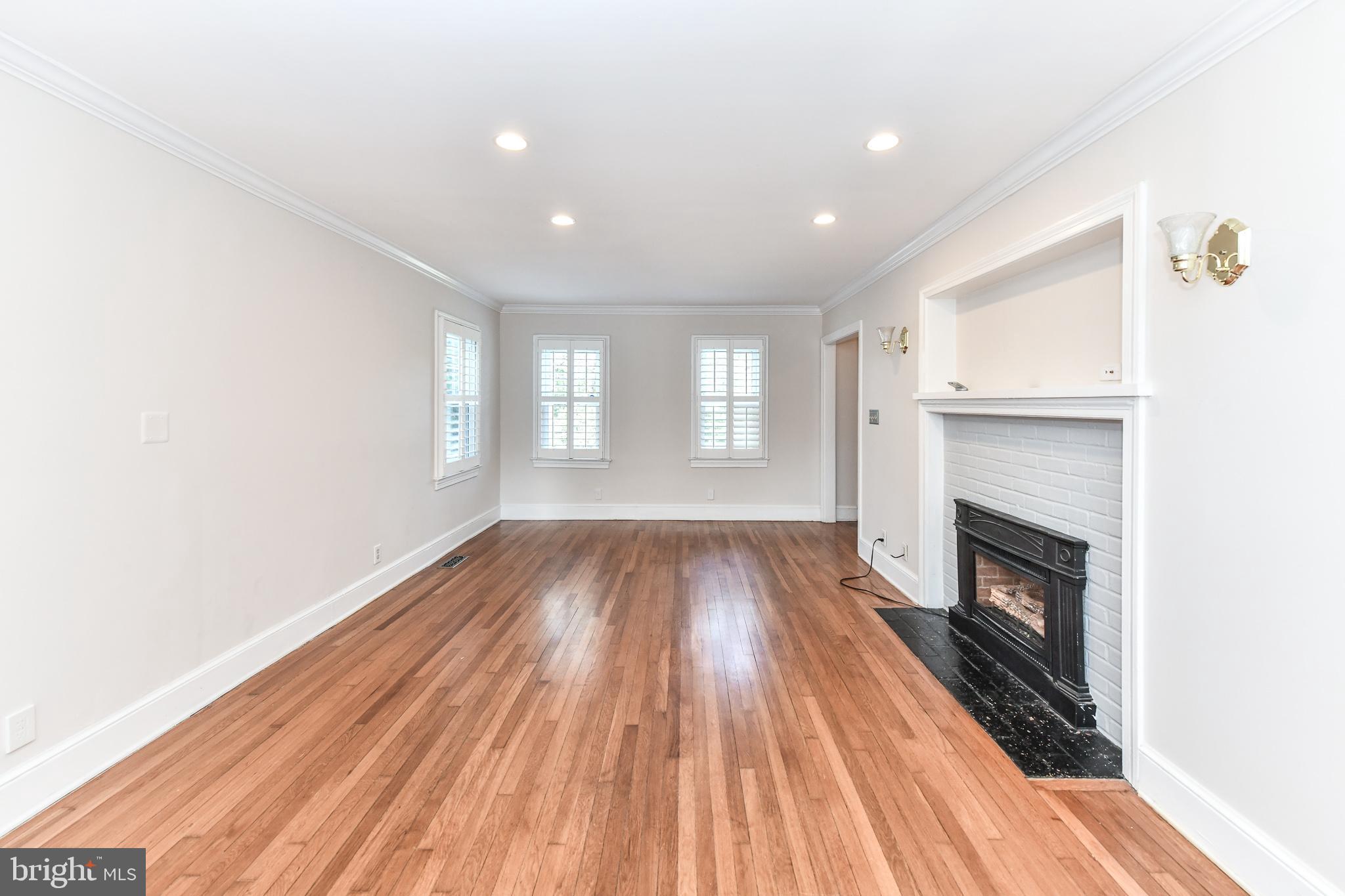 MEMORIAL HEIGHTS - Residential Lease