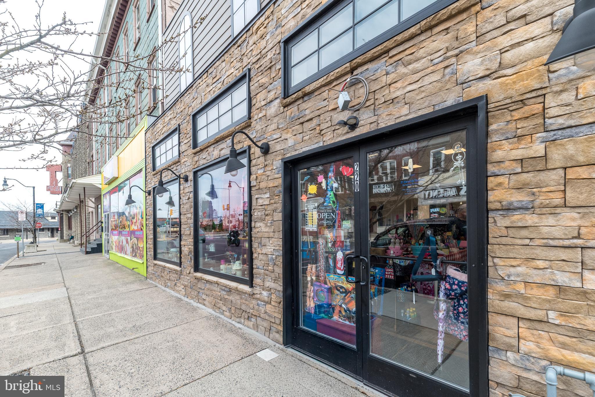 220 W BROAD STREET
