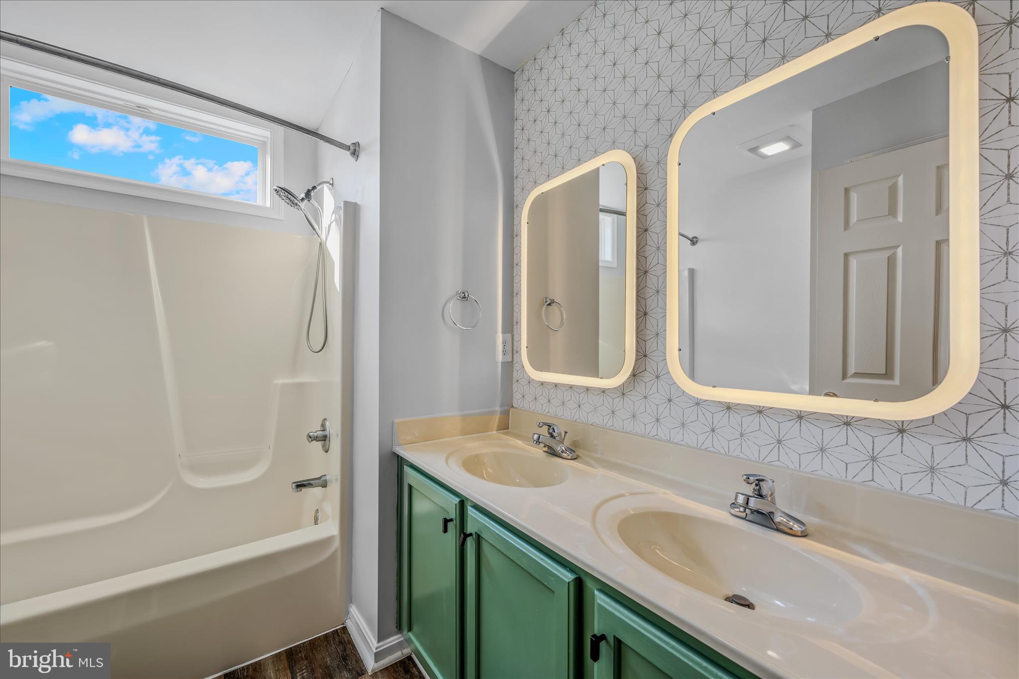 CRESTVIEW - Residential