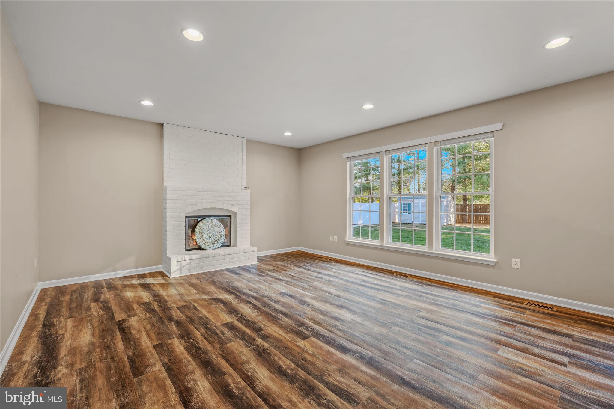 CRESTVIEW - Residential