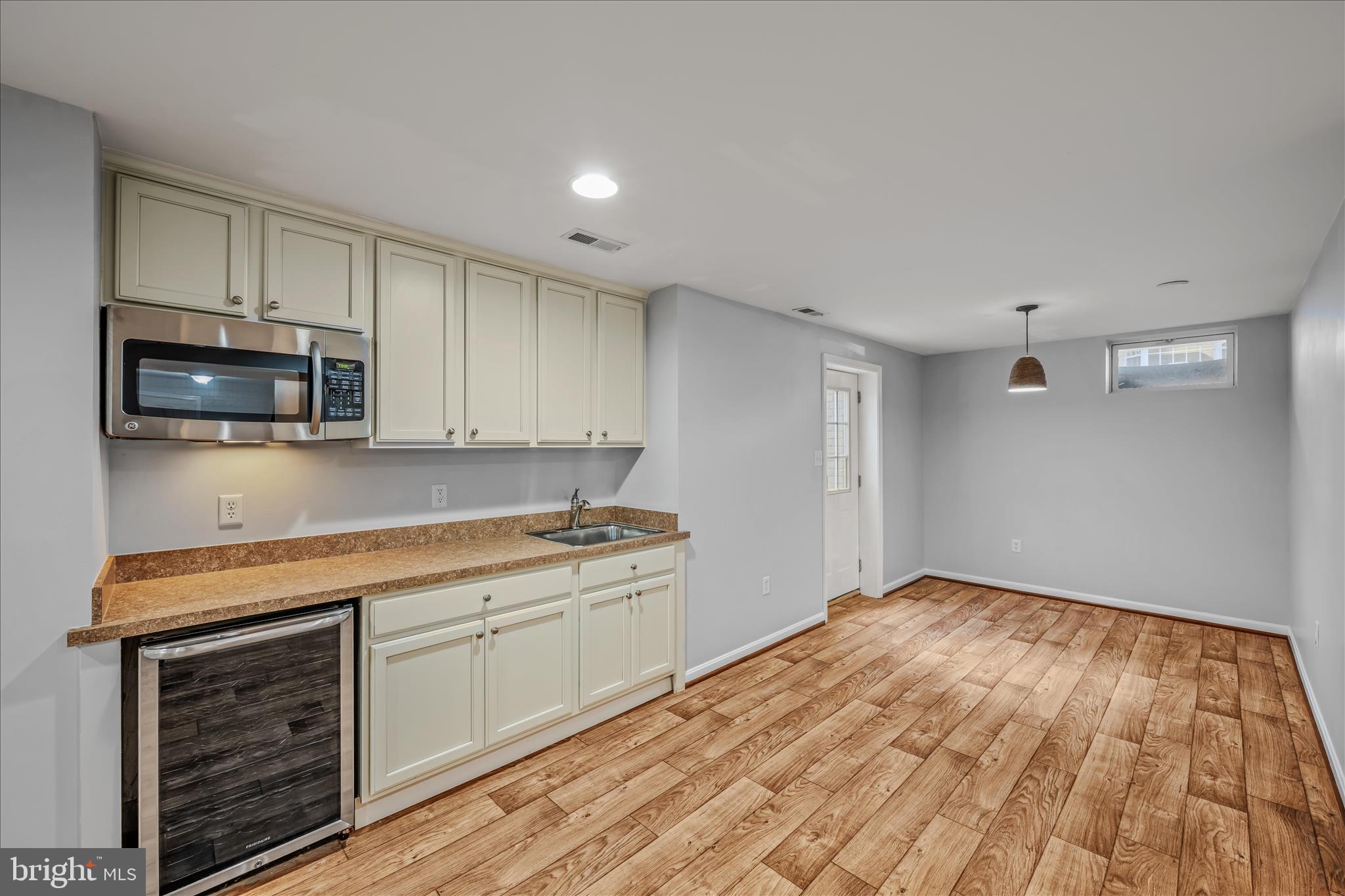 CRESTVIEW - Residential