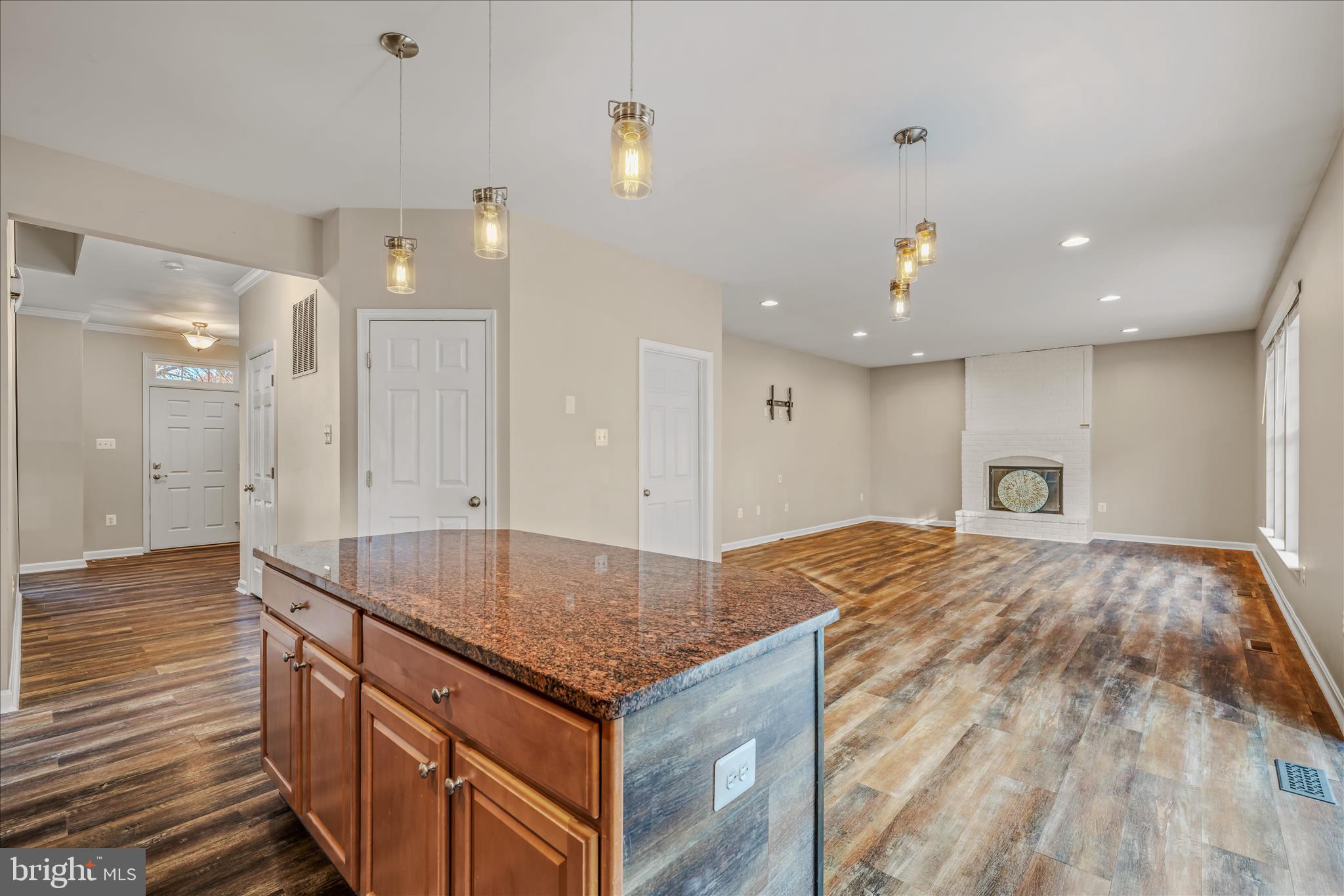 CRESTVIEW - Residential