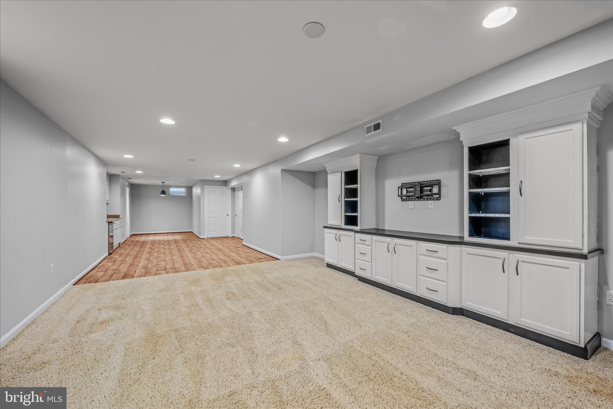 CRESTVIEW - Residential