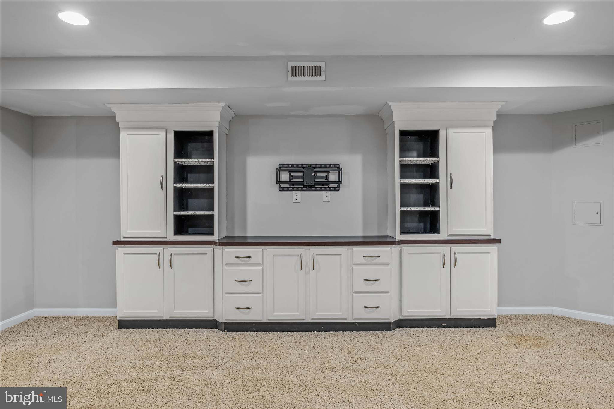 CRESTVIEW - Residential