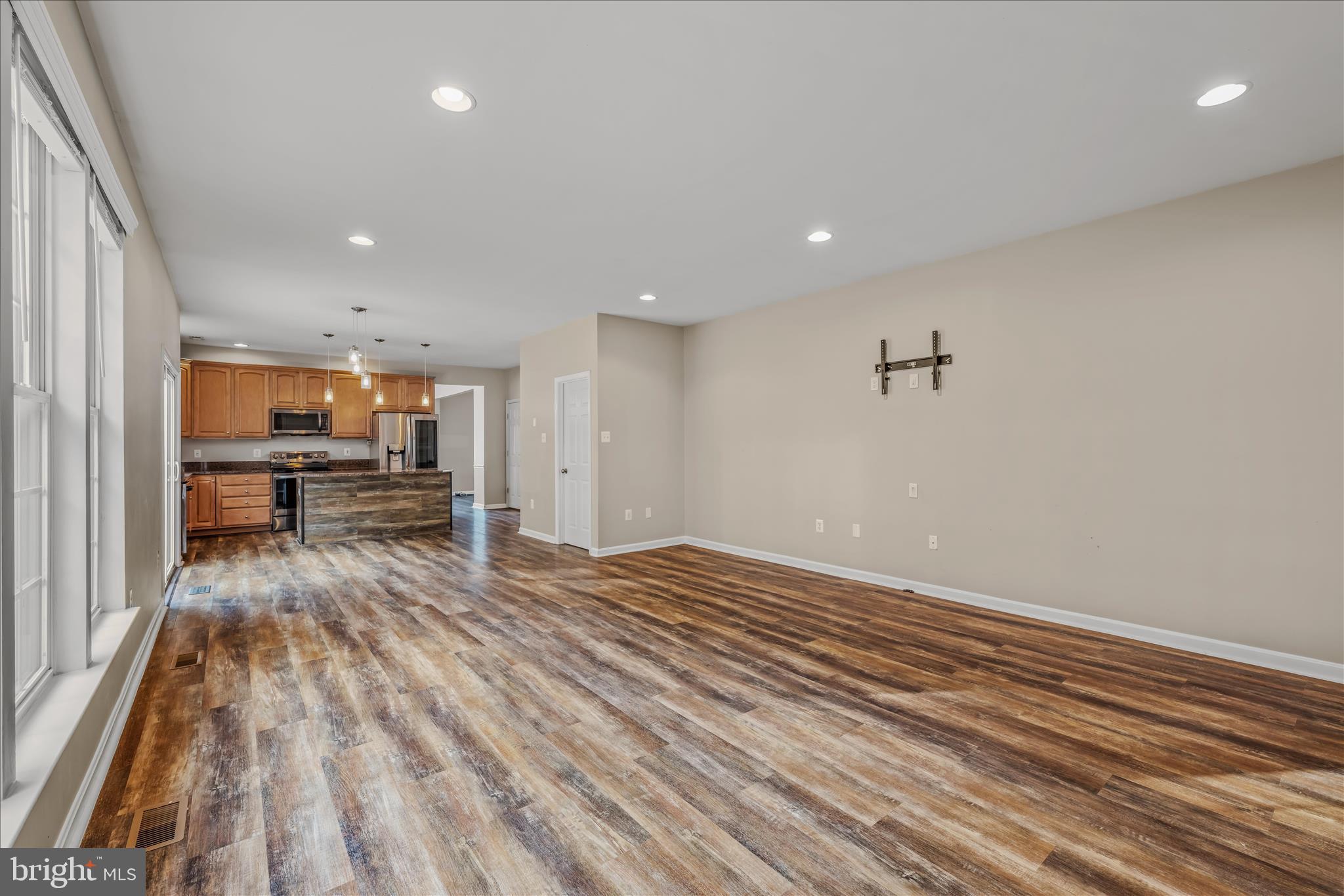 CRESTVIEW - Residential