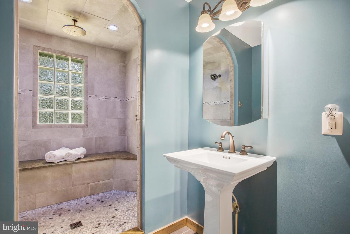 ROCK CREEK PARK - Residential