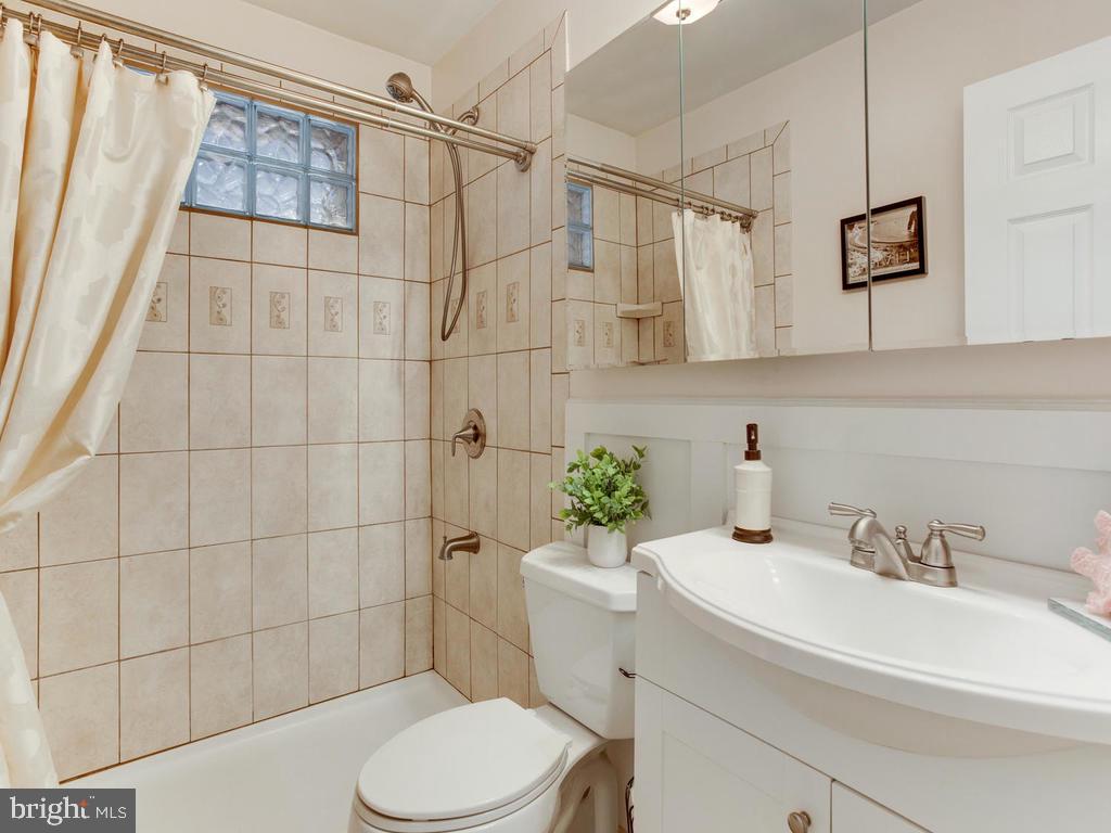 LOCH HAVEN BEACH - Residential