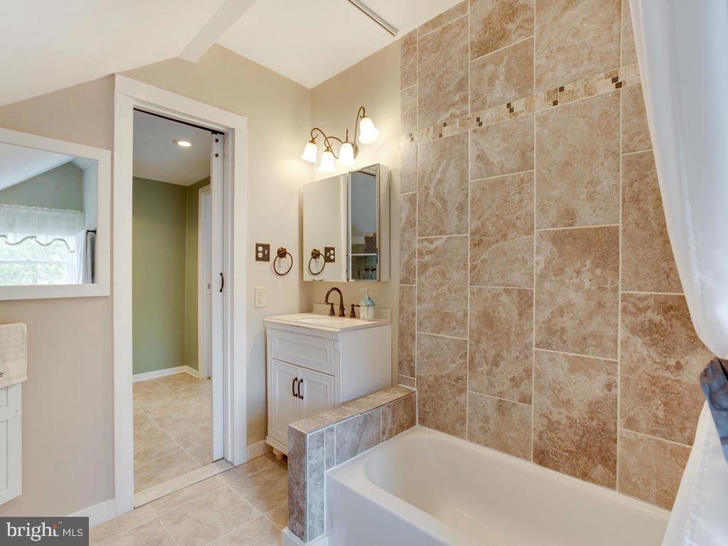 LOCH HAVEN BEACH - Residential