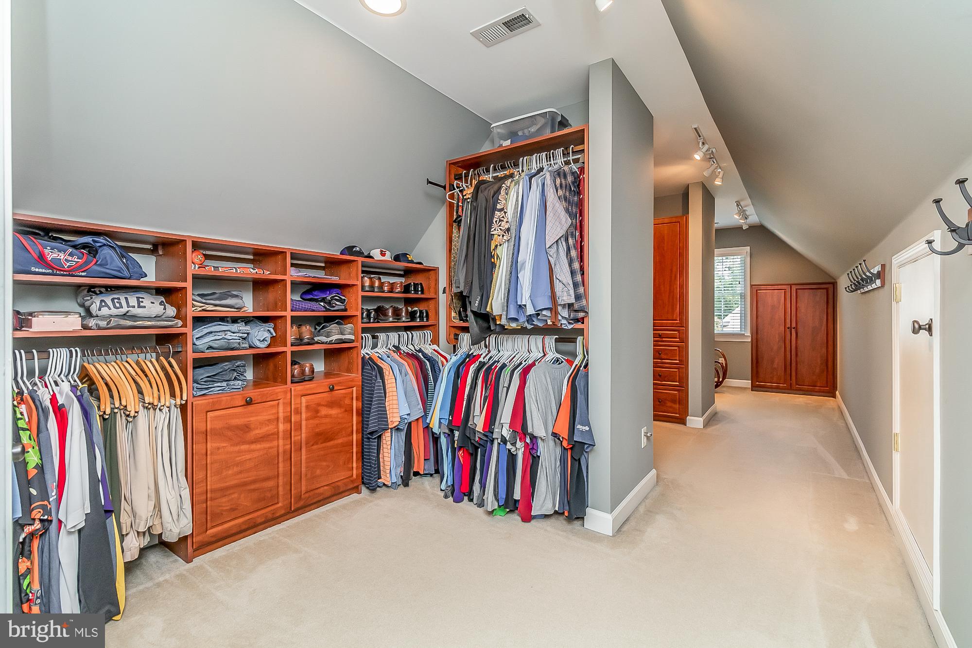 FOX CHASE - Residential