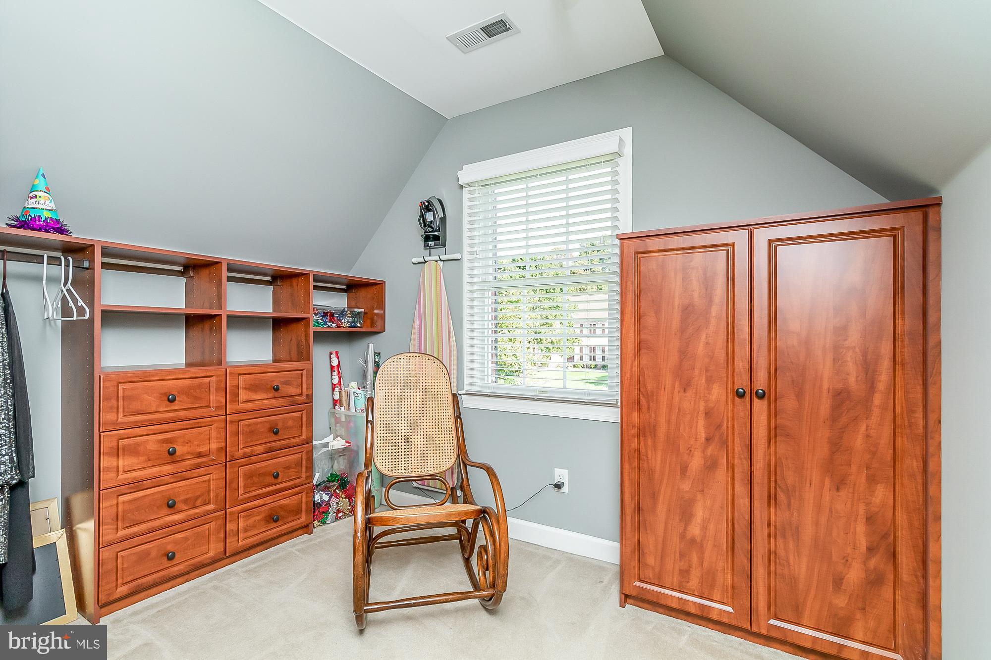 FOX CHASE - Residential