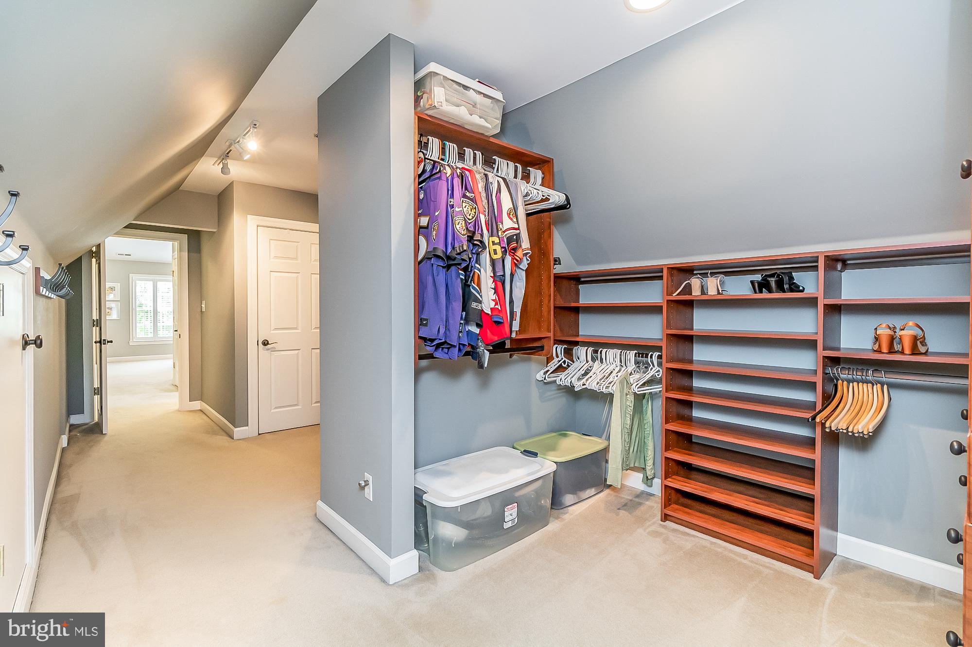 FOX CHASE - Residential