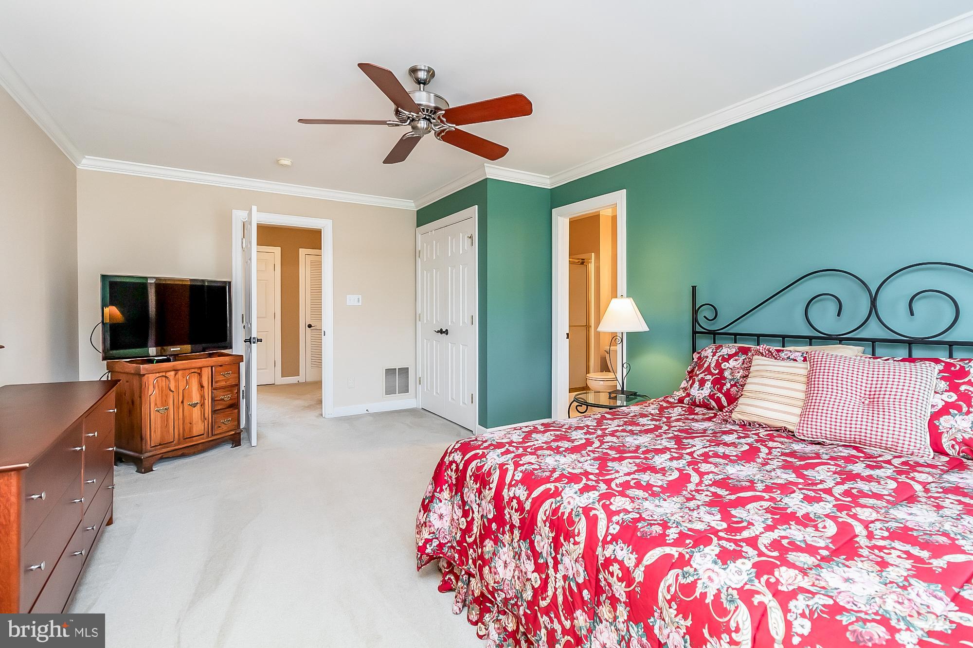 FOX CHASE - Residential