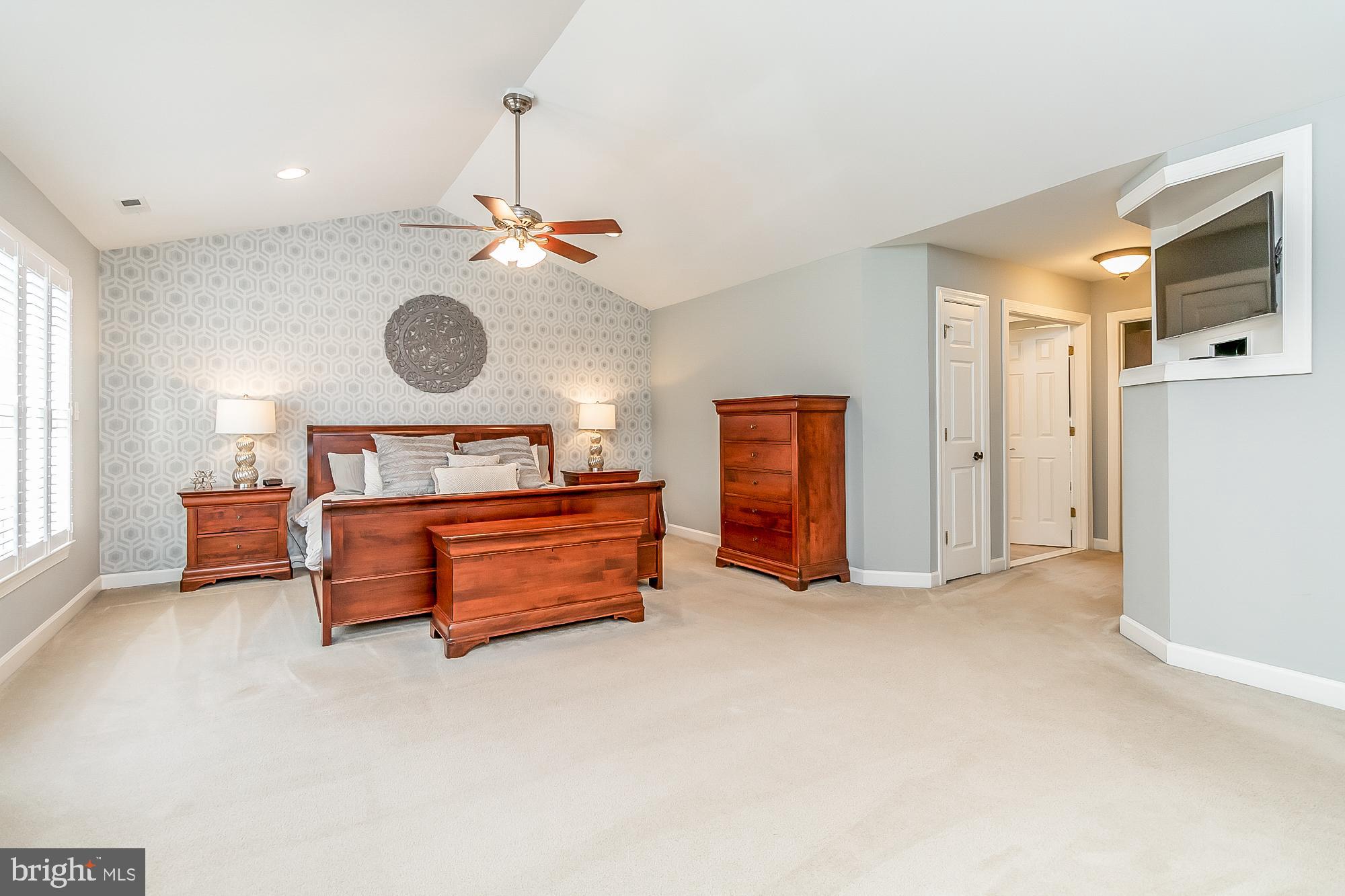 FOX CHASE - Residential