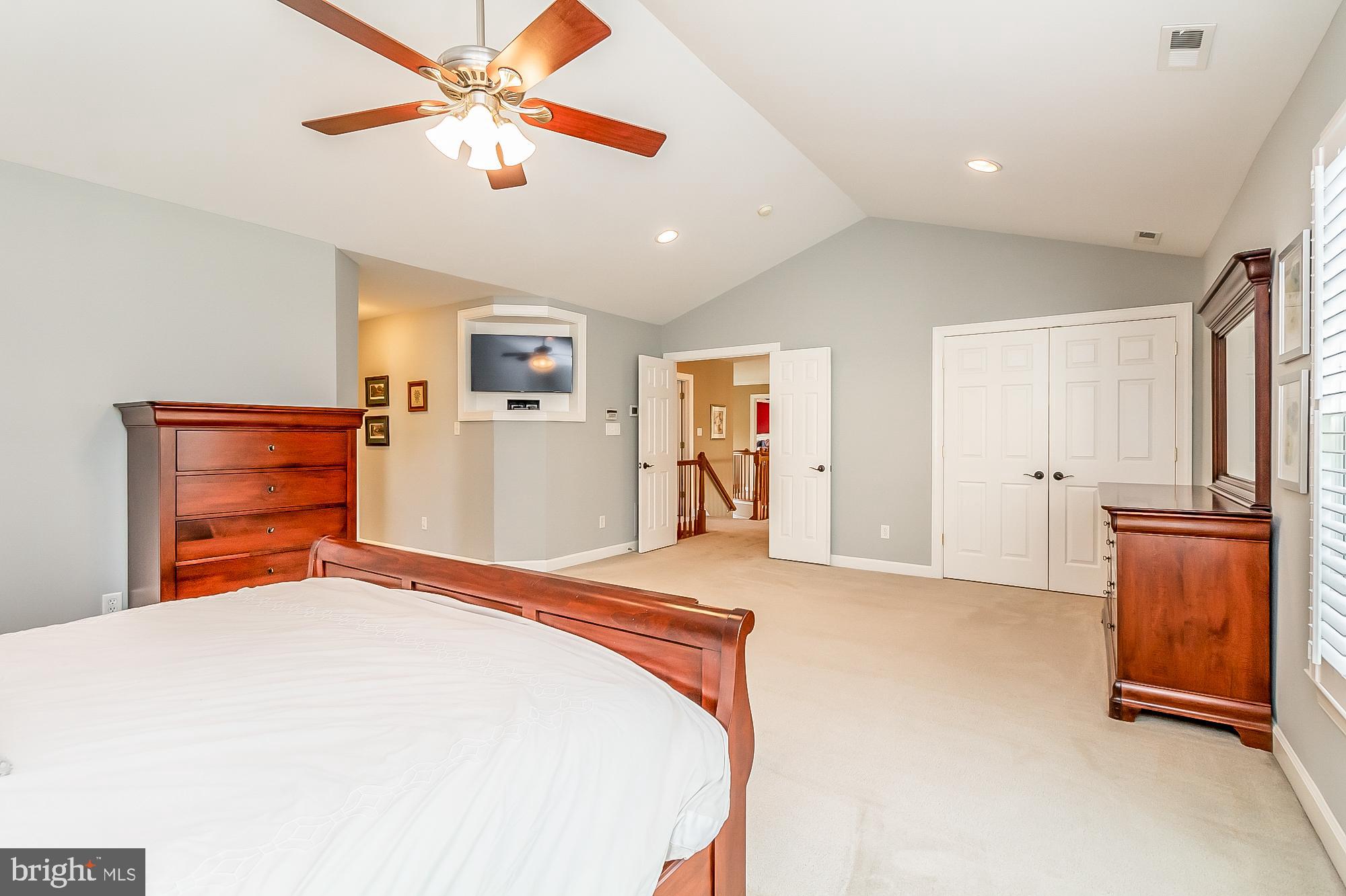 FOX CHASE - Residential