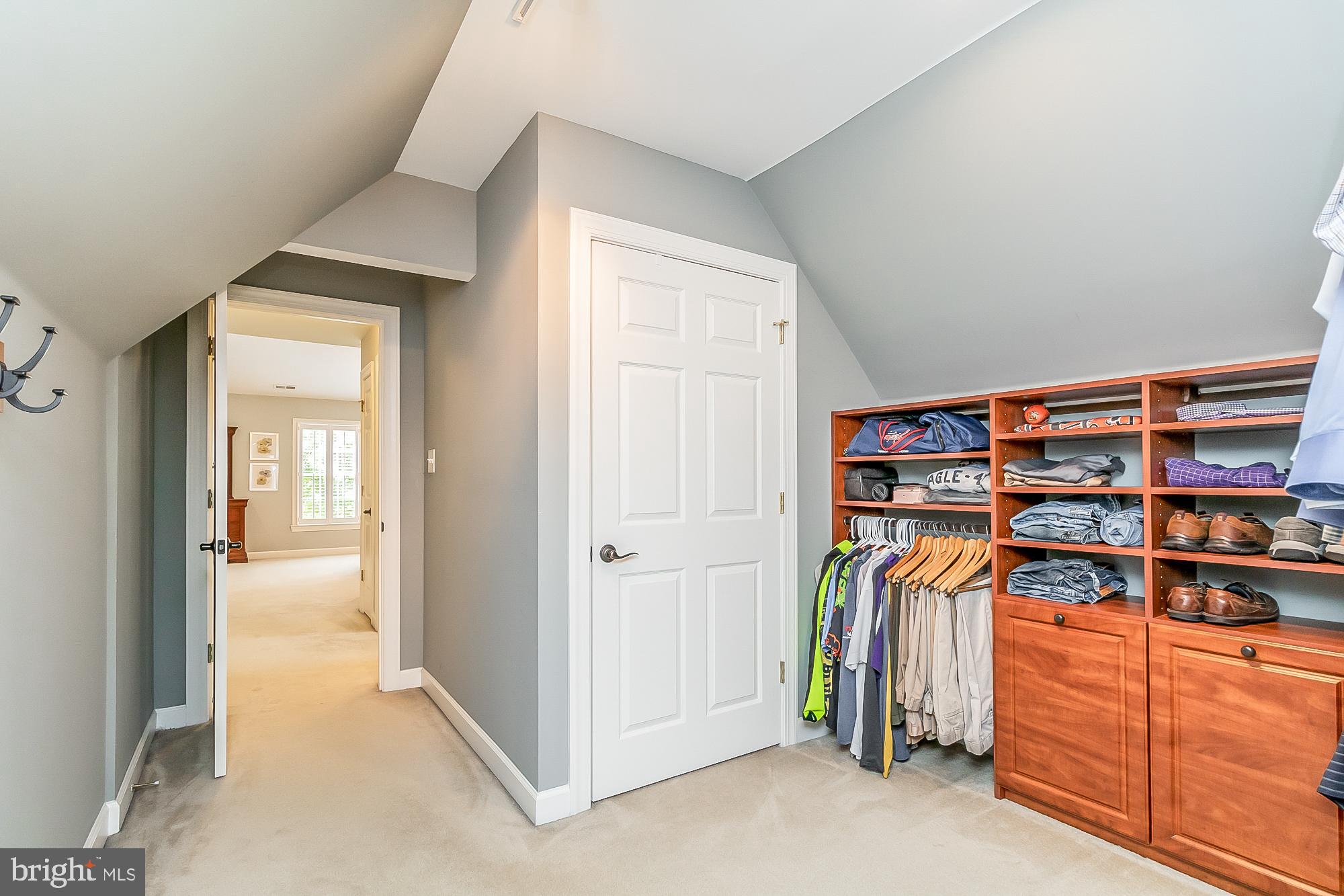 FOX CHASE - Residential