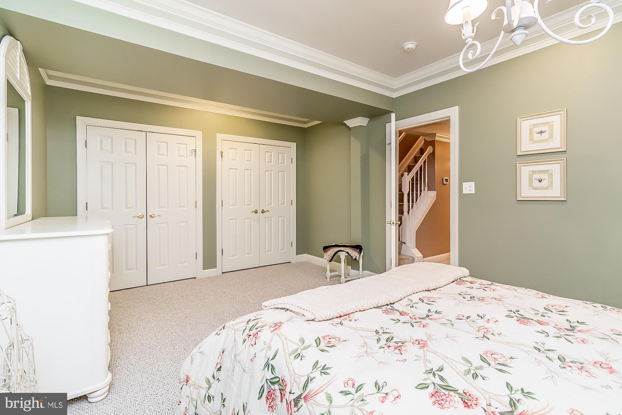 FOX CHASE - Residential