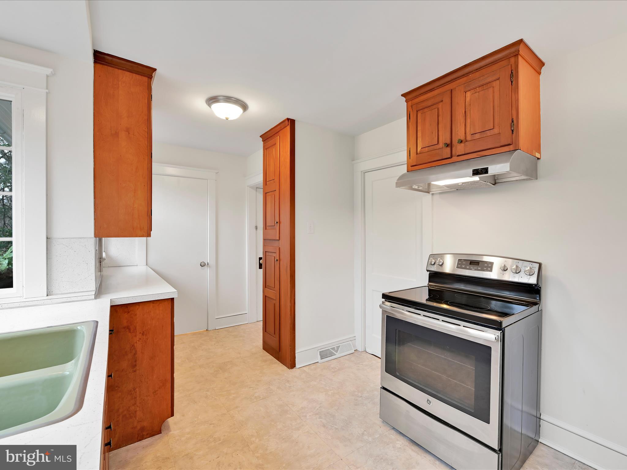 SCHOOL LANE HILLS ESTATES - Residential