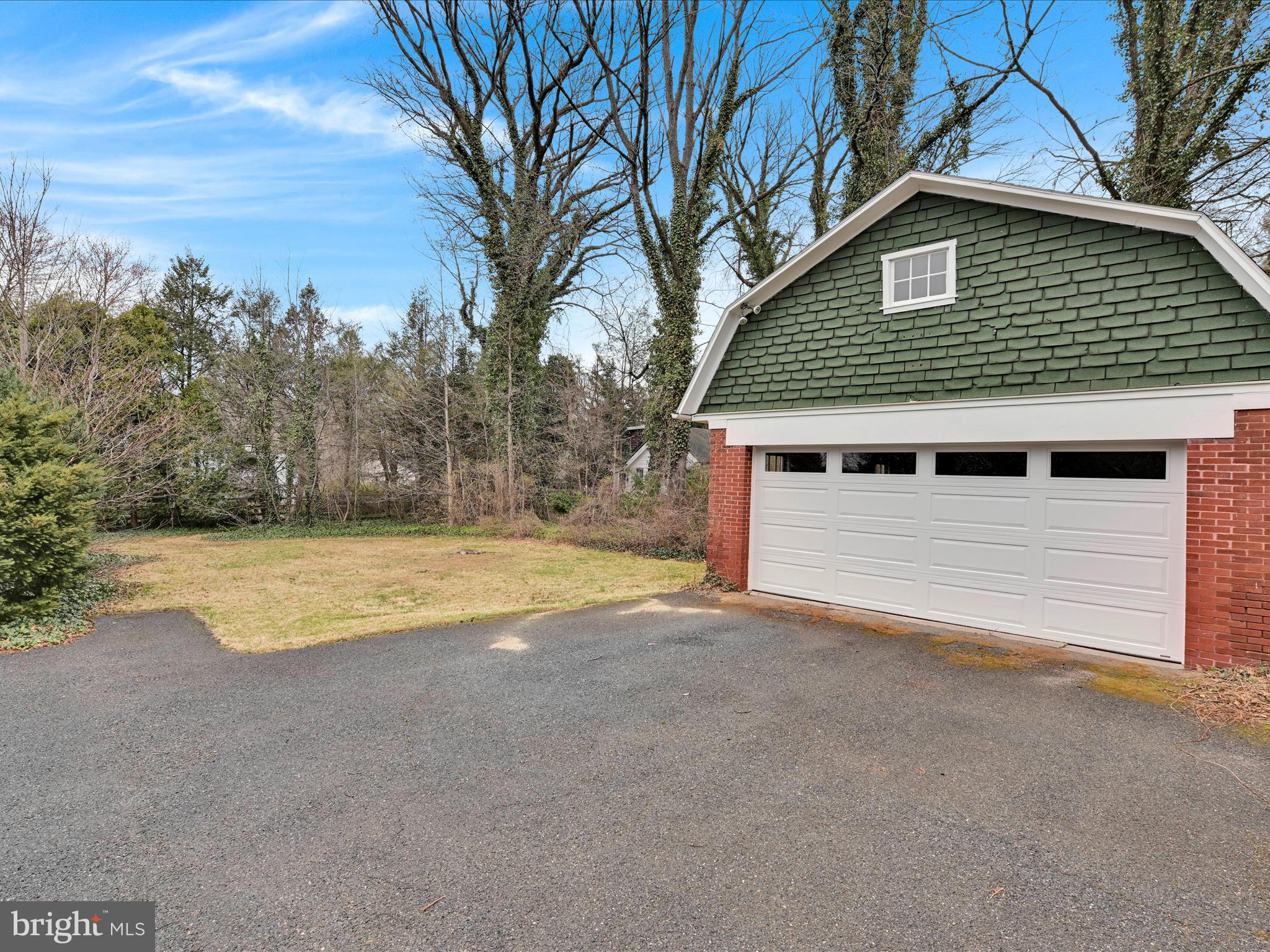 SCHOOL LANE HILLS ESTATES - Residential