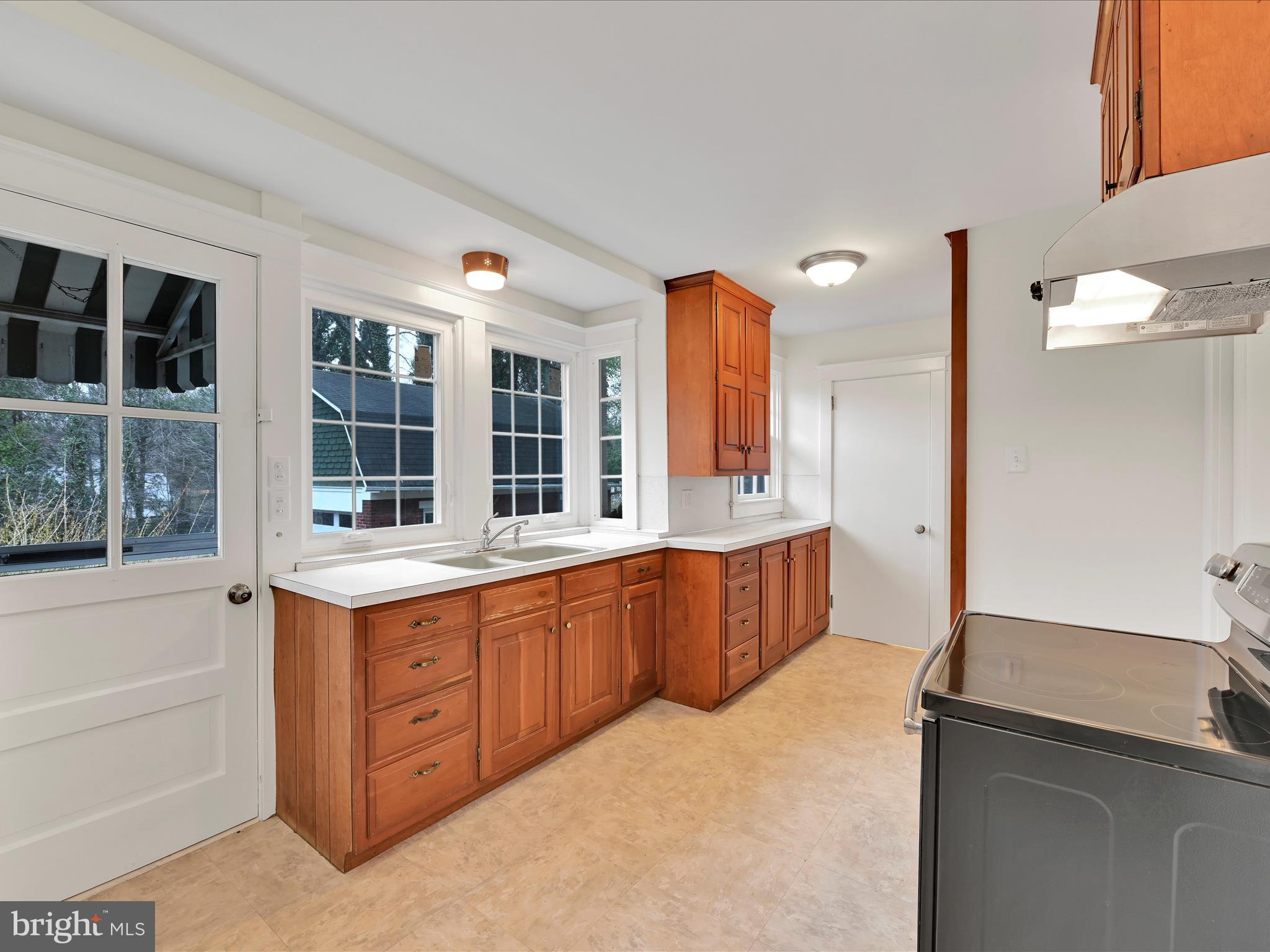 SCHOOL LANE HILLS ESTATES - Residential