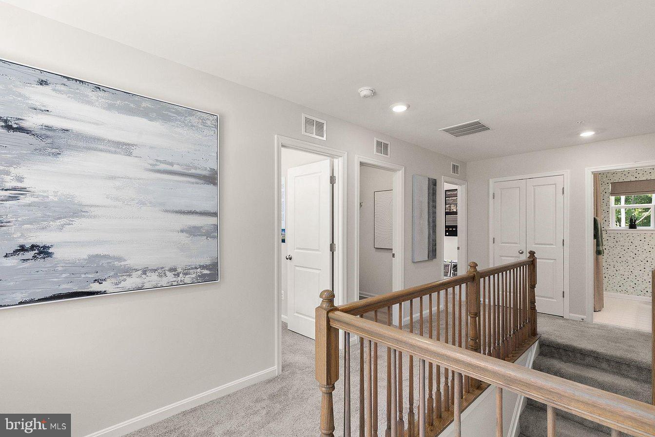 LAKEWOOD - Residential