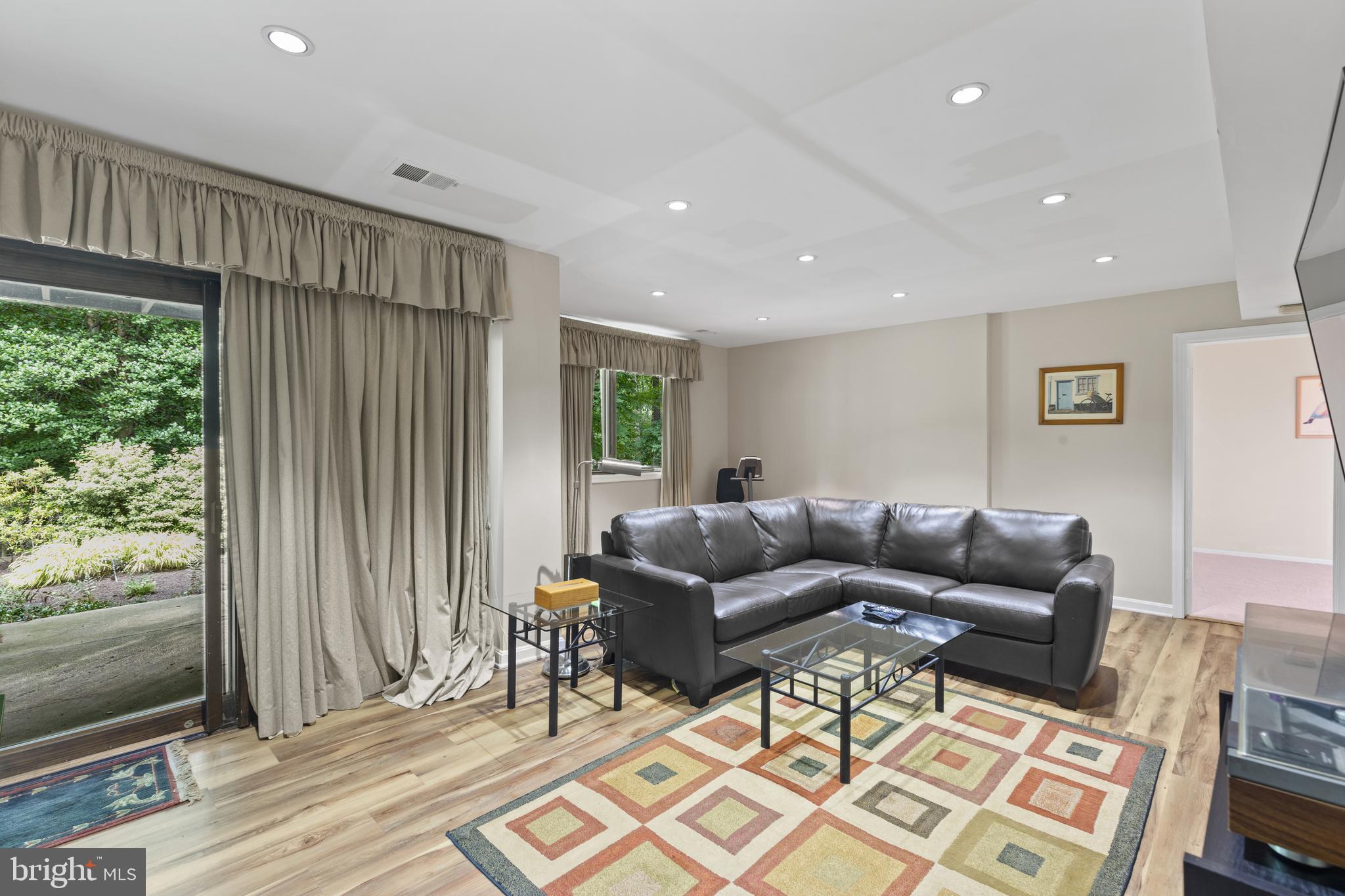 INVERNESS FOREST - Residential