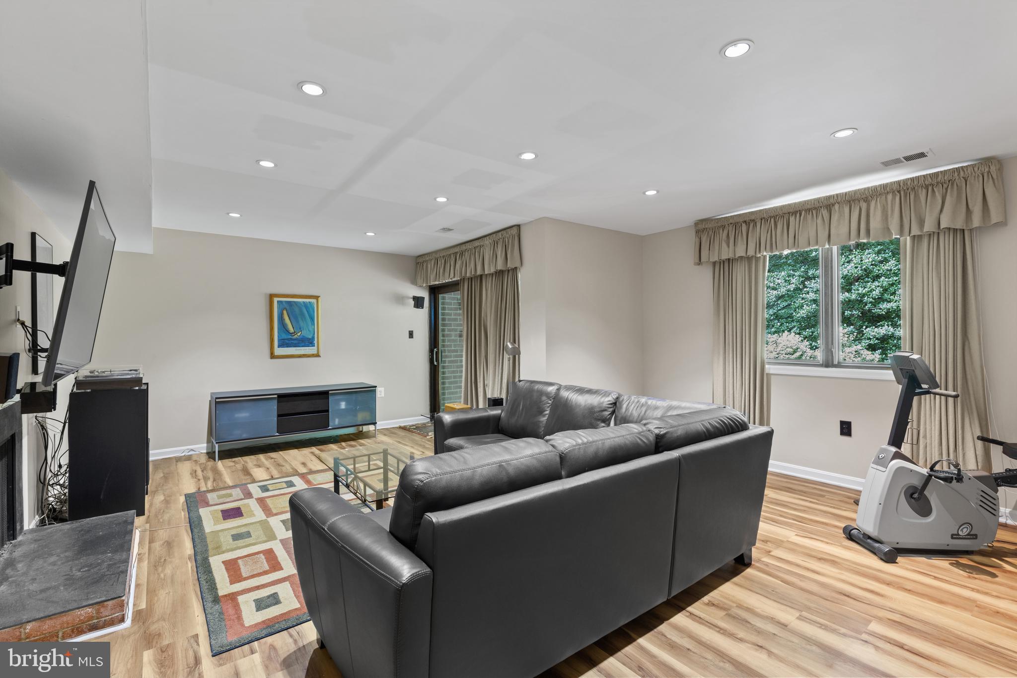 INVERNESS FOREST - Residential