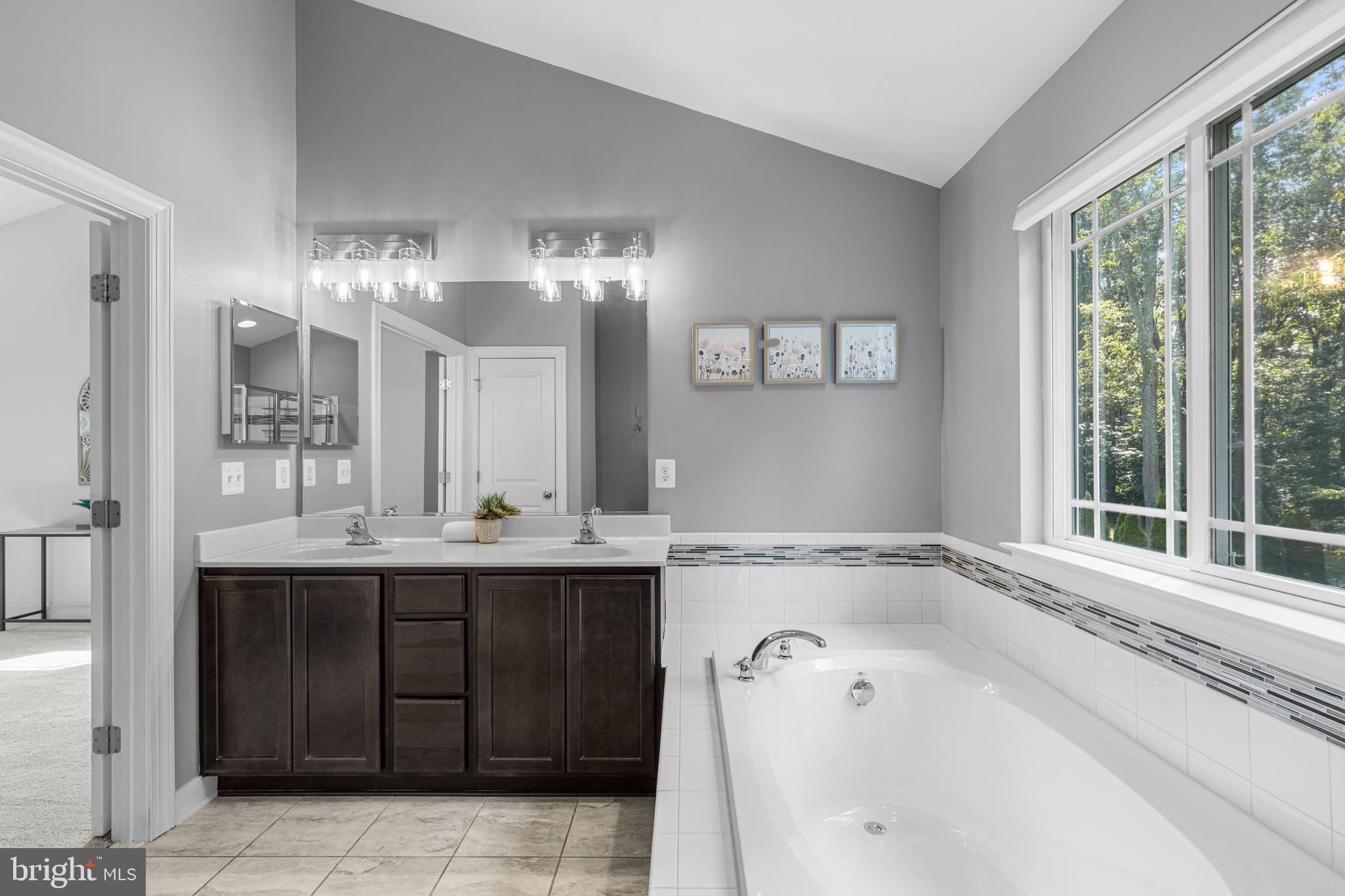 TRACEY'S CROSSING - Residential