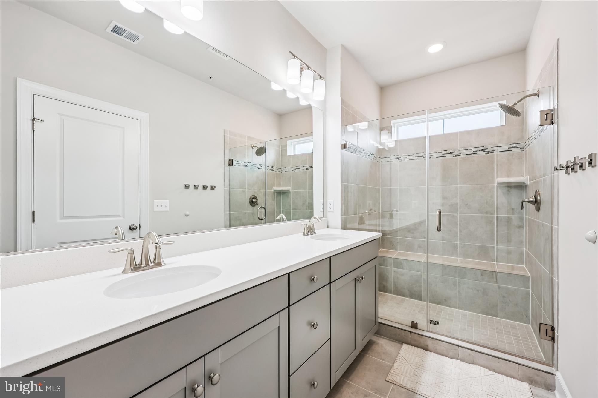 CROWN FARM - Residential