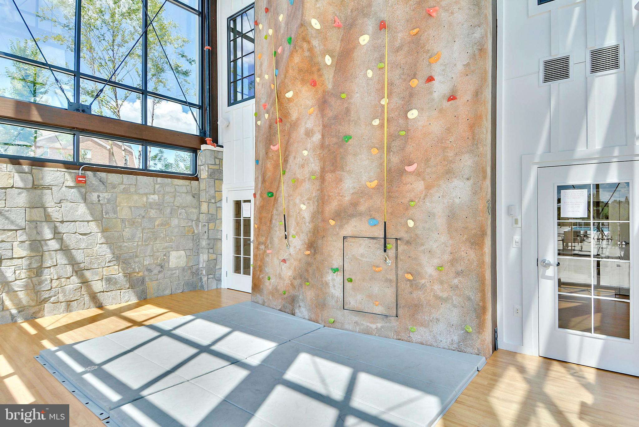 CROWN FARM - Residential