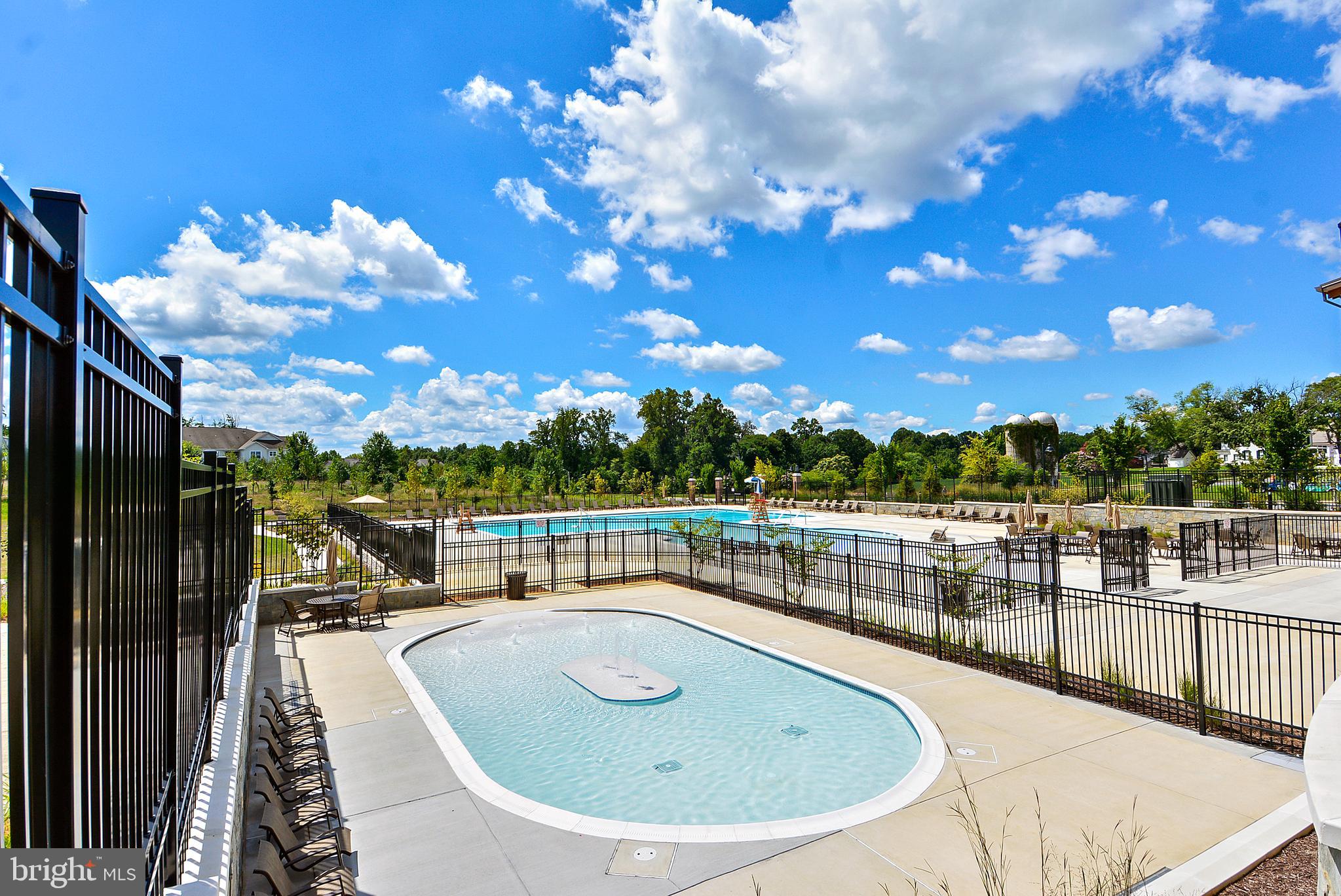 CROWN FARM - Residential