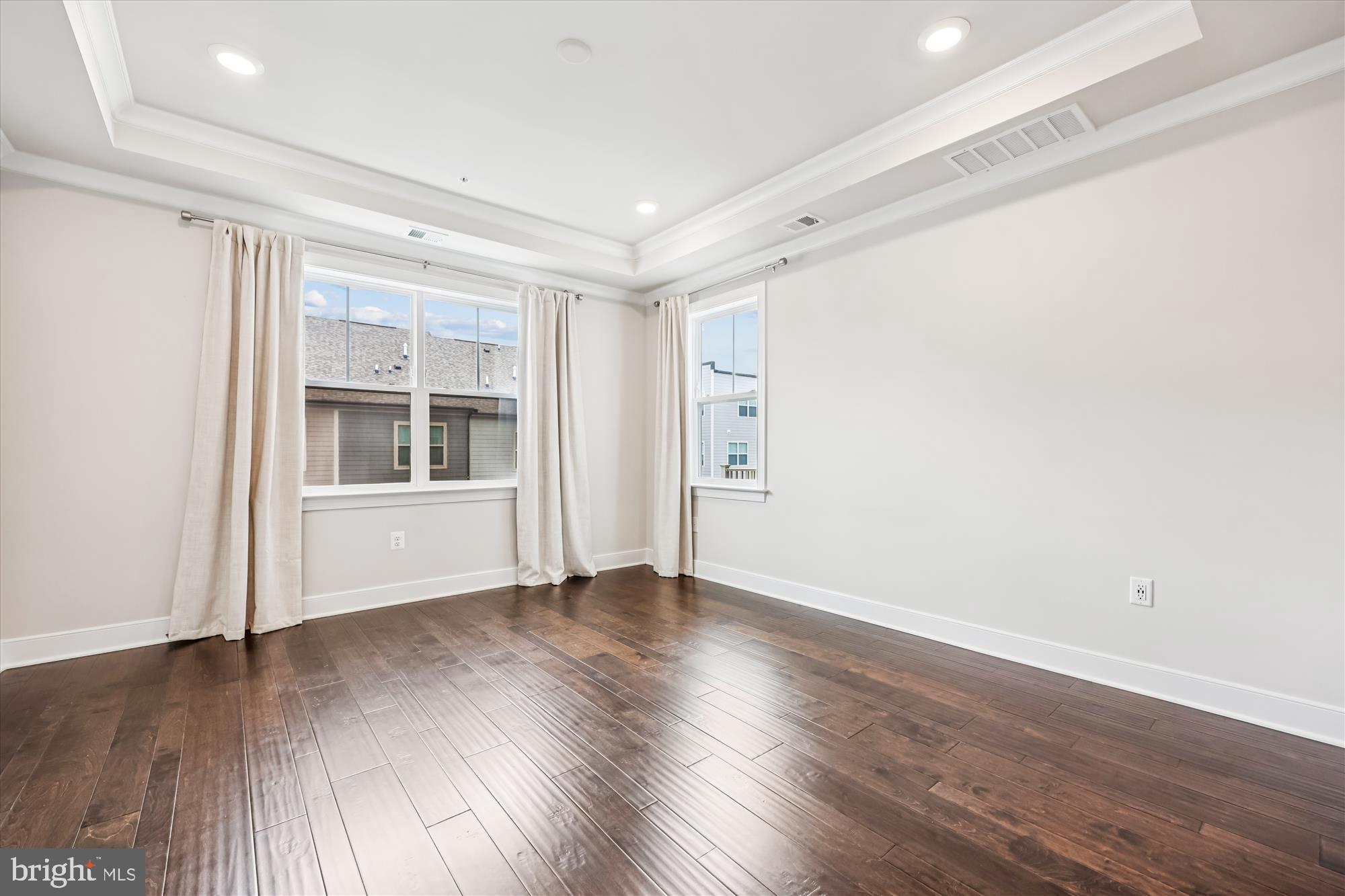 CROWN FARM - Residential