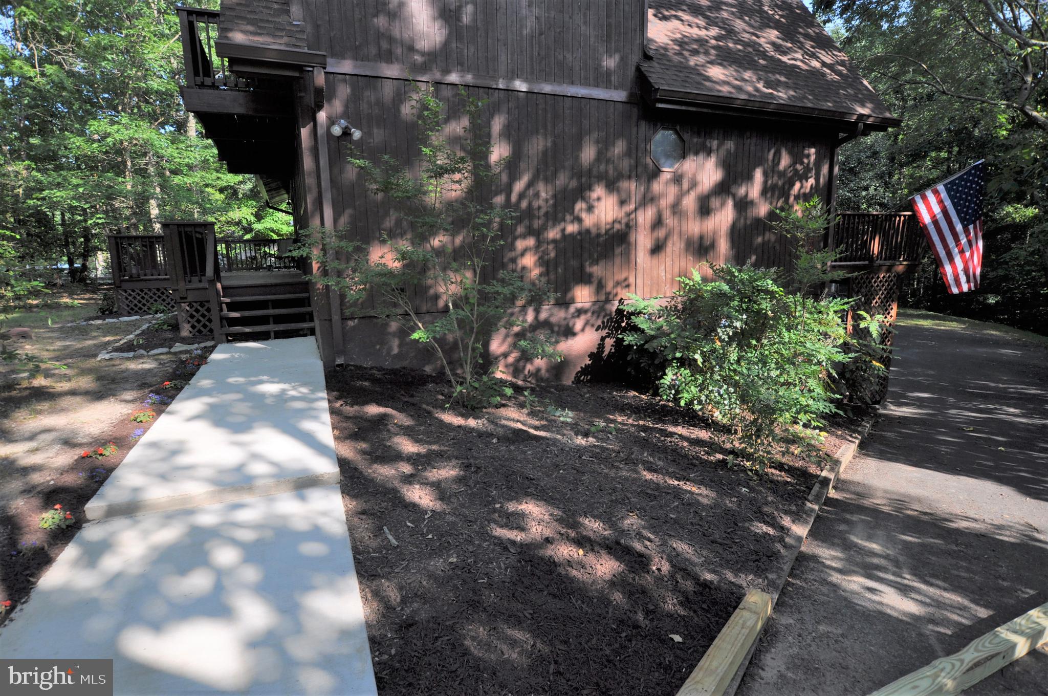 BRETON BAY ESTATES - Residential