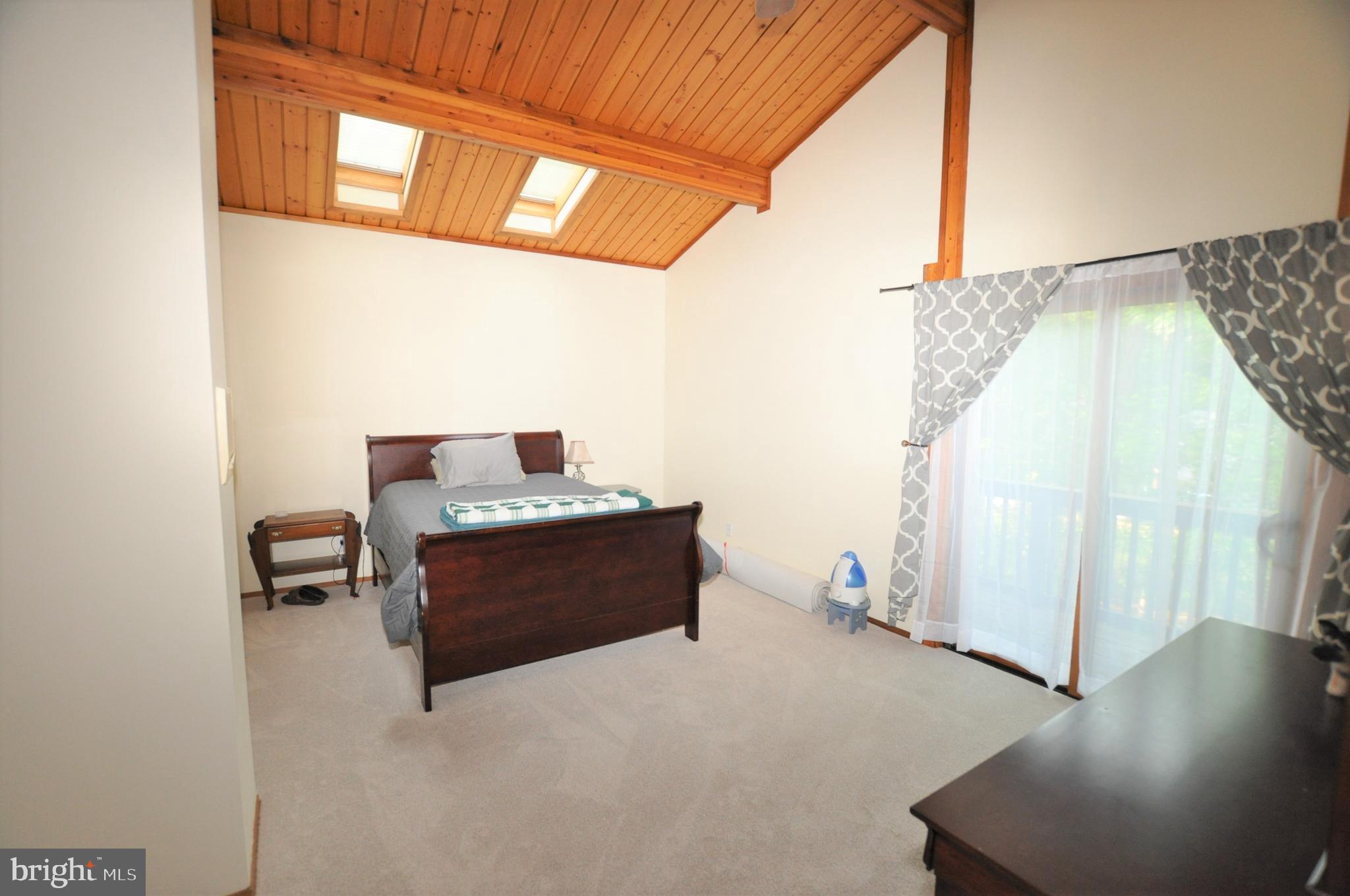 BRETON BAY ESTATES - Residential