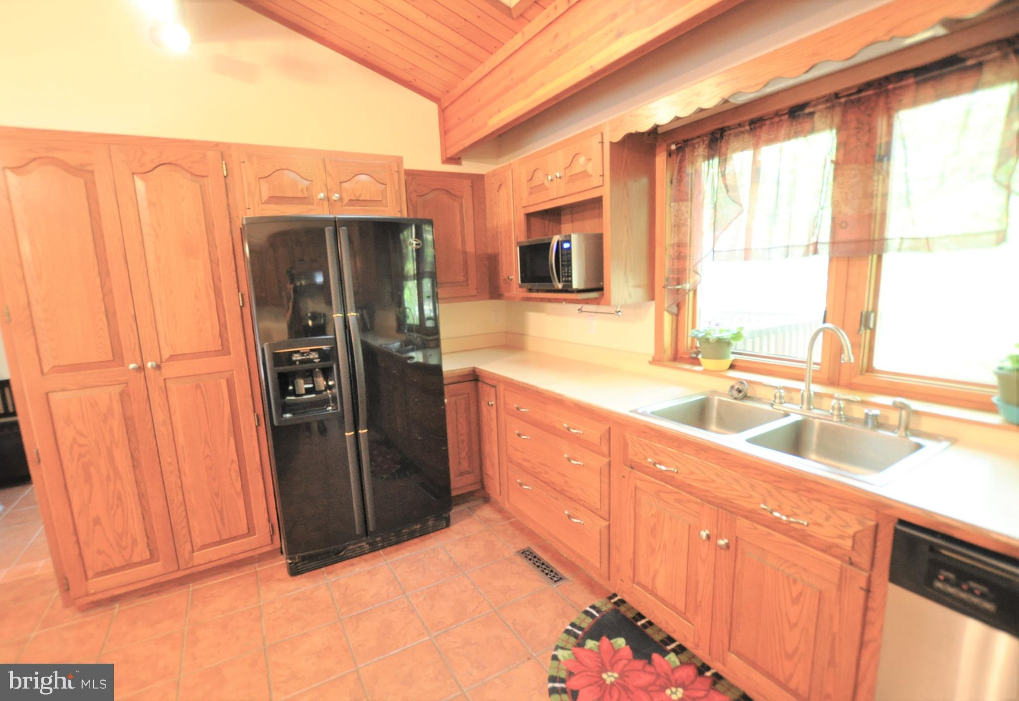 BRETON BAY ESTATES - Residential