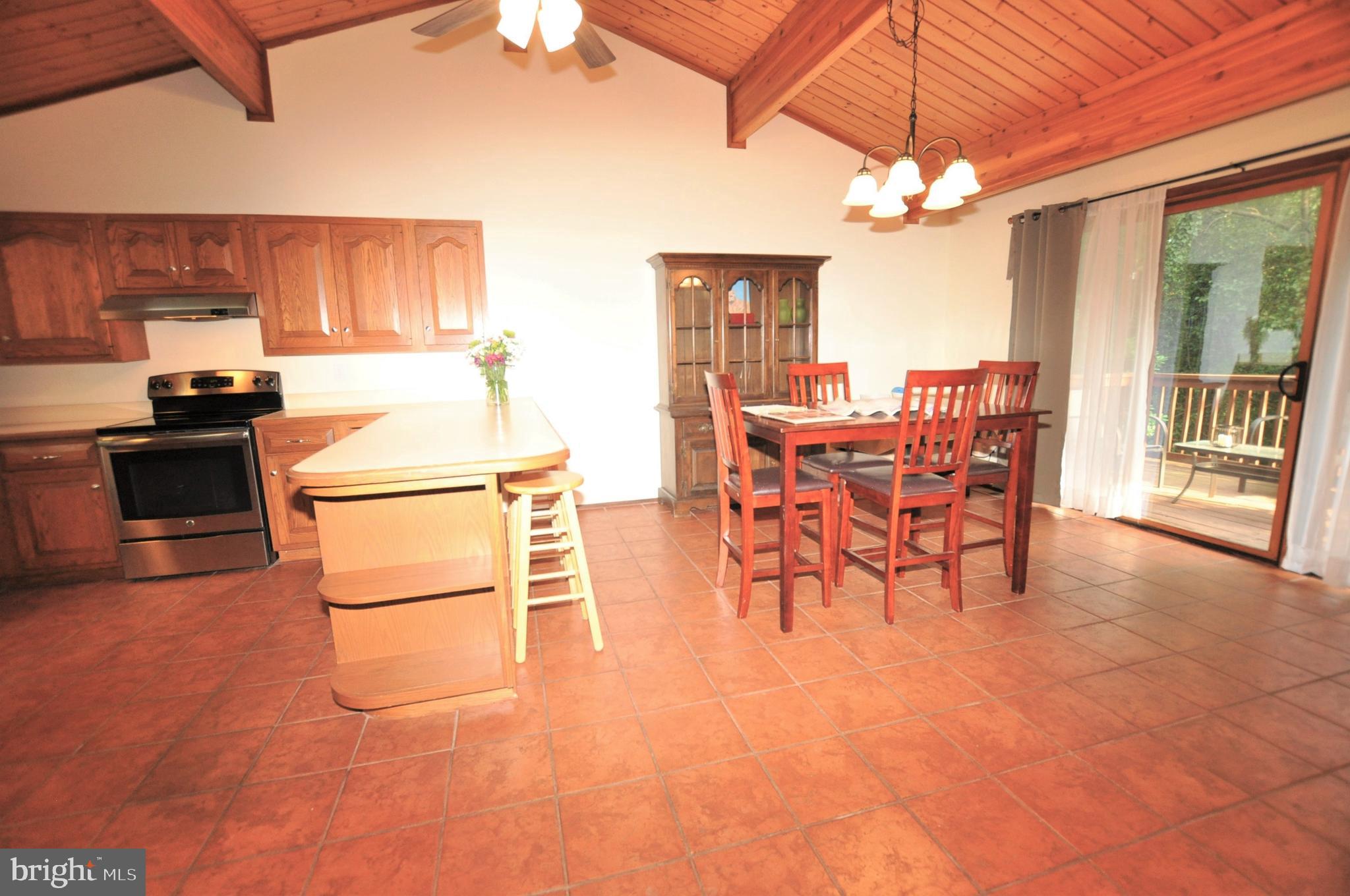 BRETON BAY ESTATES - Residential