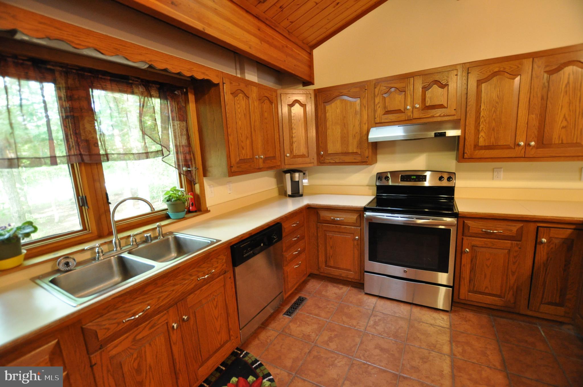 BRETON BAY ESTATES - Residential