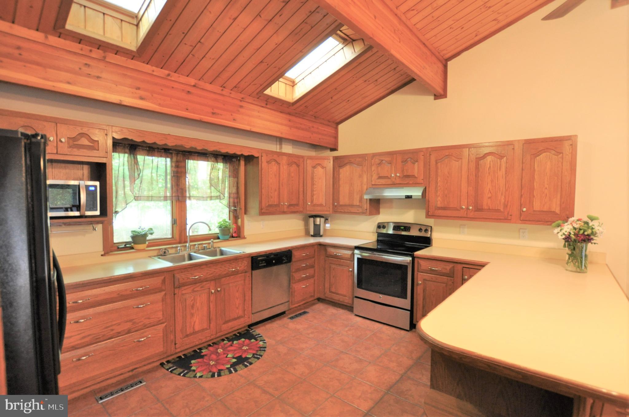 BRETON BAY ESTATES - Residential