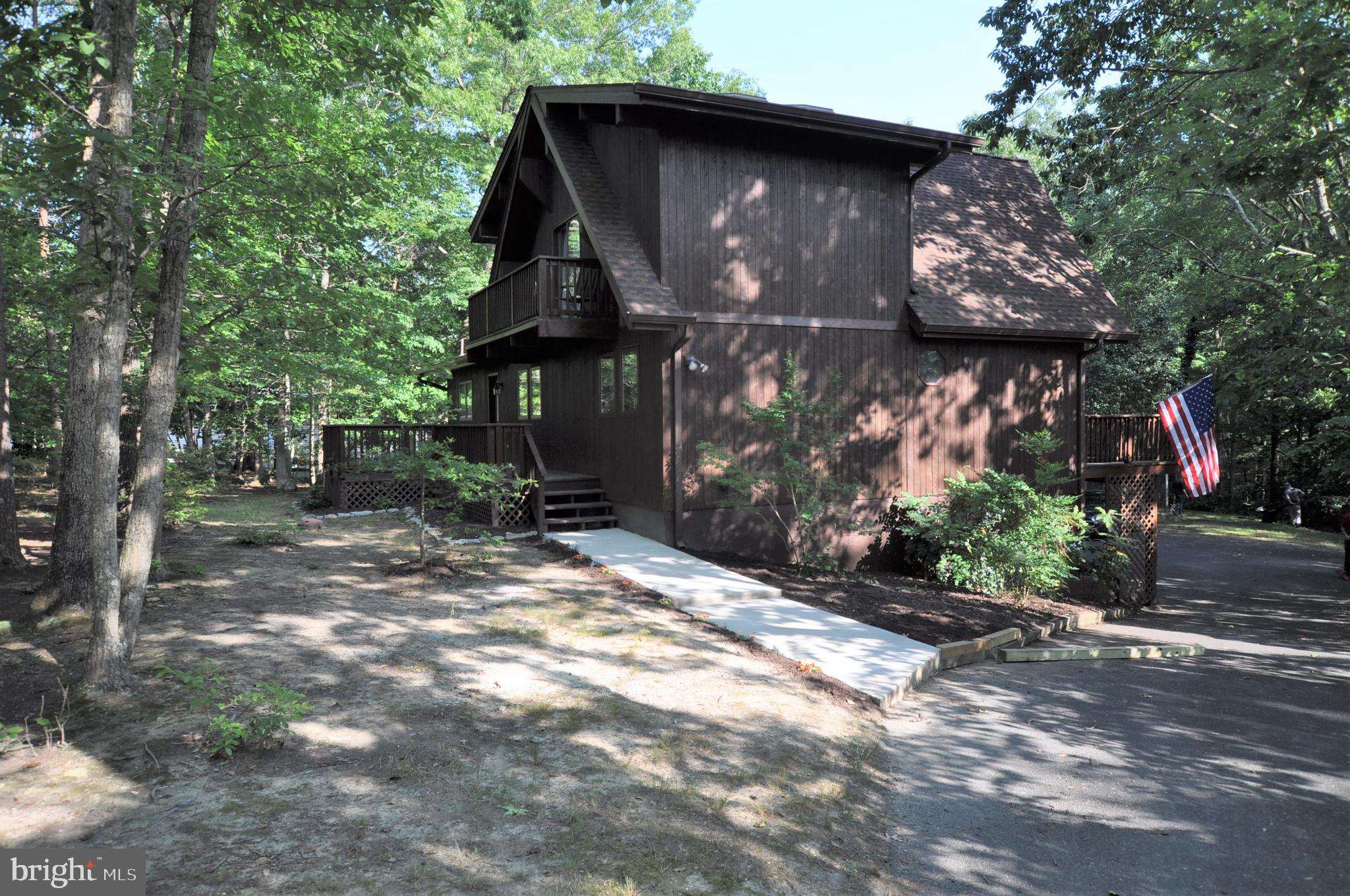 BRETON BAY ESTATES - Residential