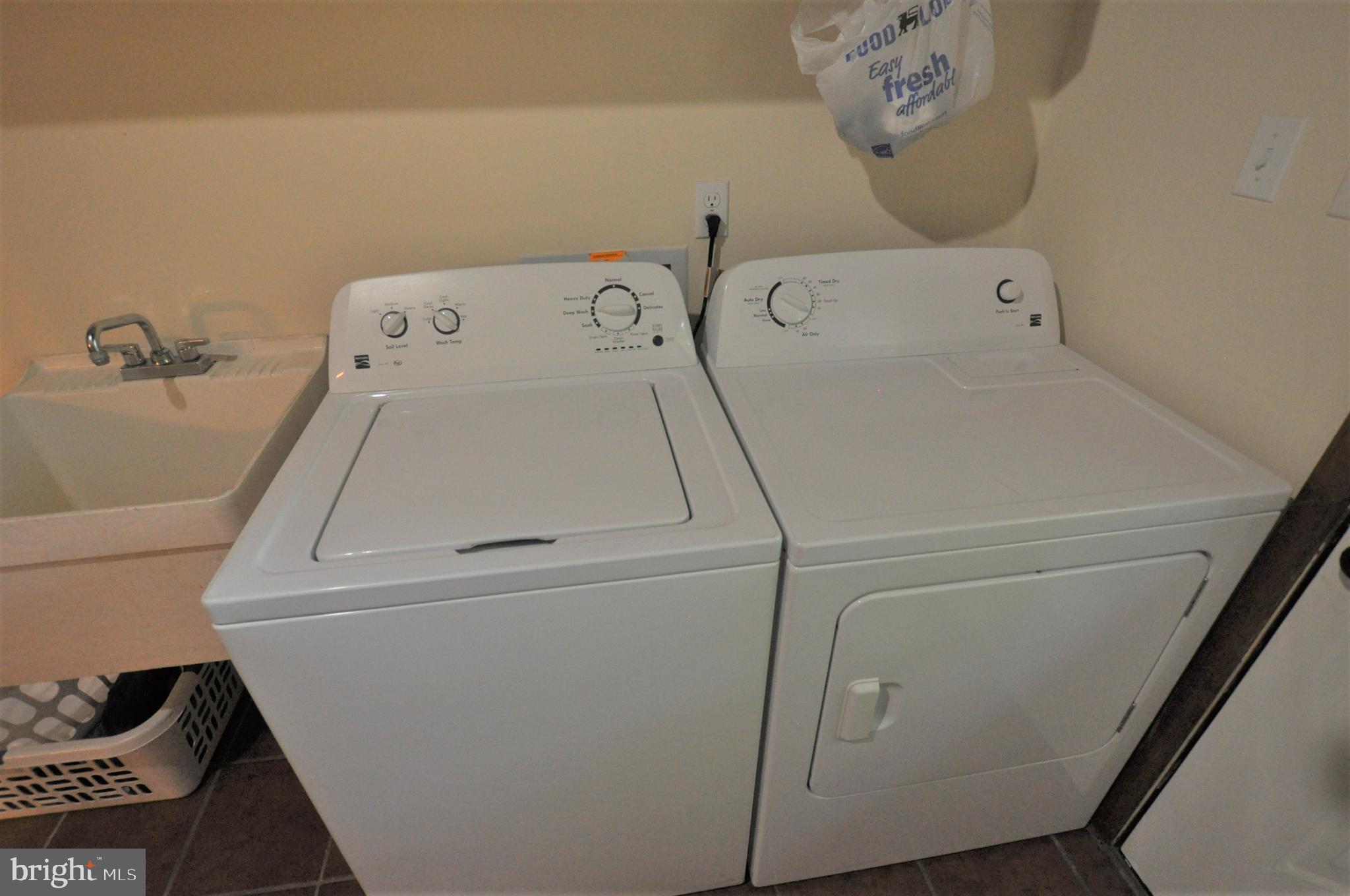 BRETON BAY ESTATES - Residential